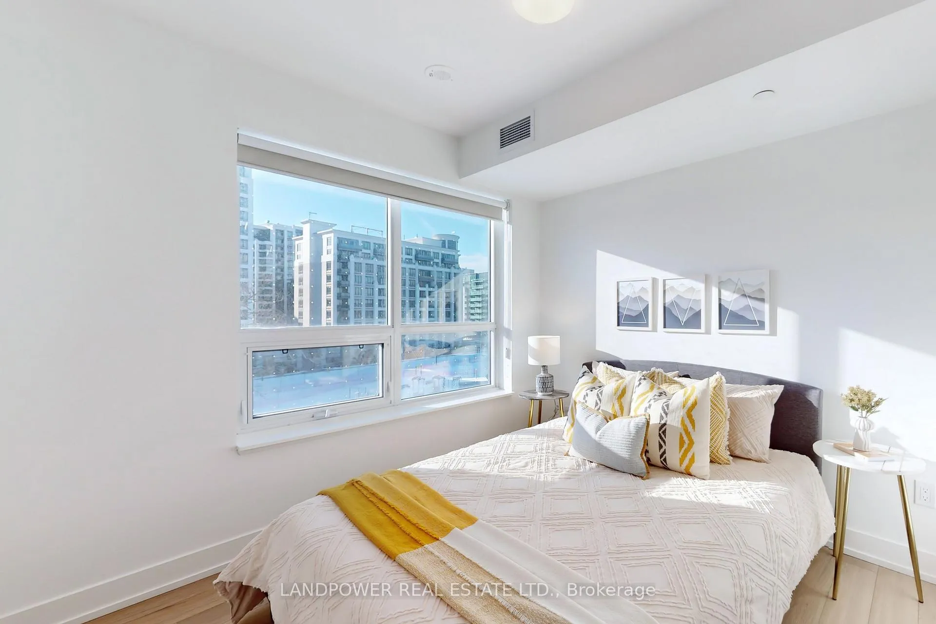 Photo 13 of Unit 609, 8 Cedarland Drive, Markham, Unionville — HOMEH