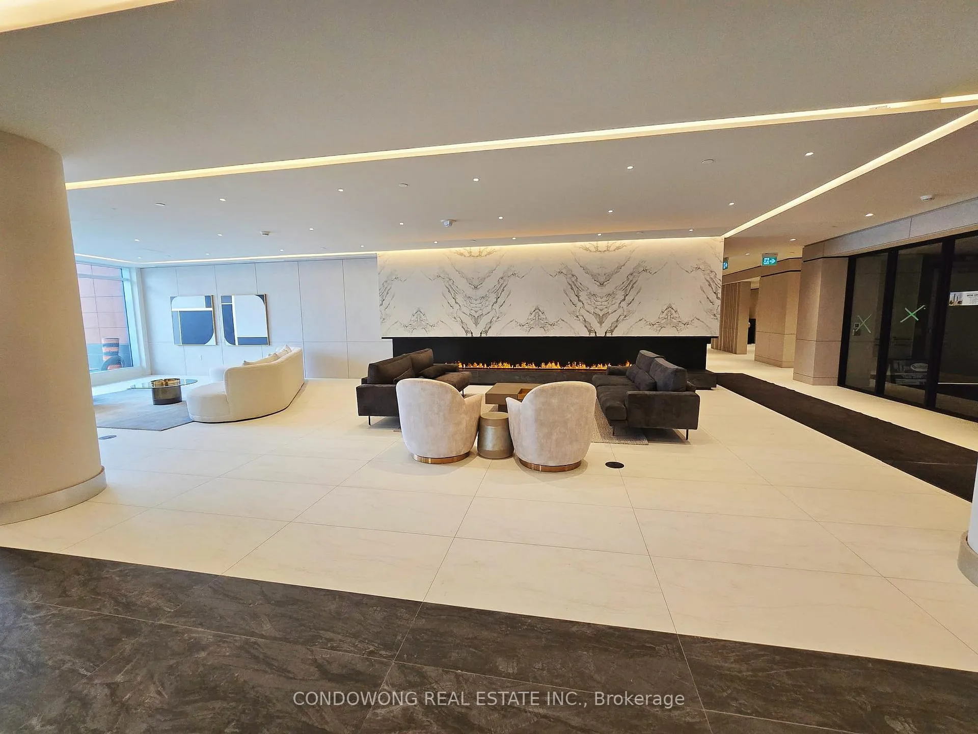 Photo 2 of Unit 311A, 30 Upper Mall Way, Vaughan, Brownridge — HOMEH