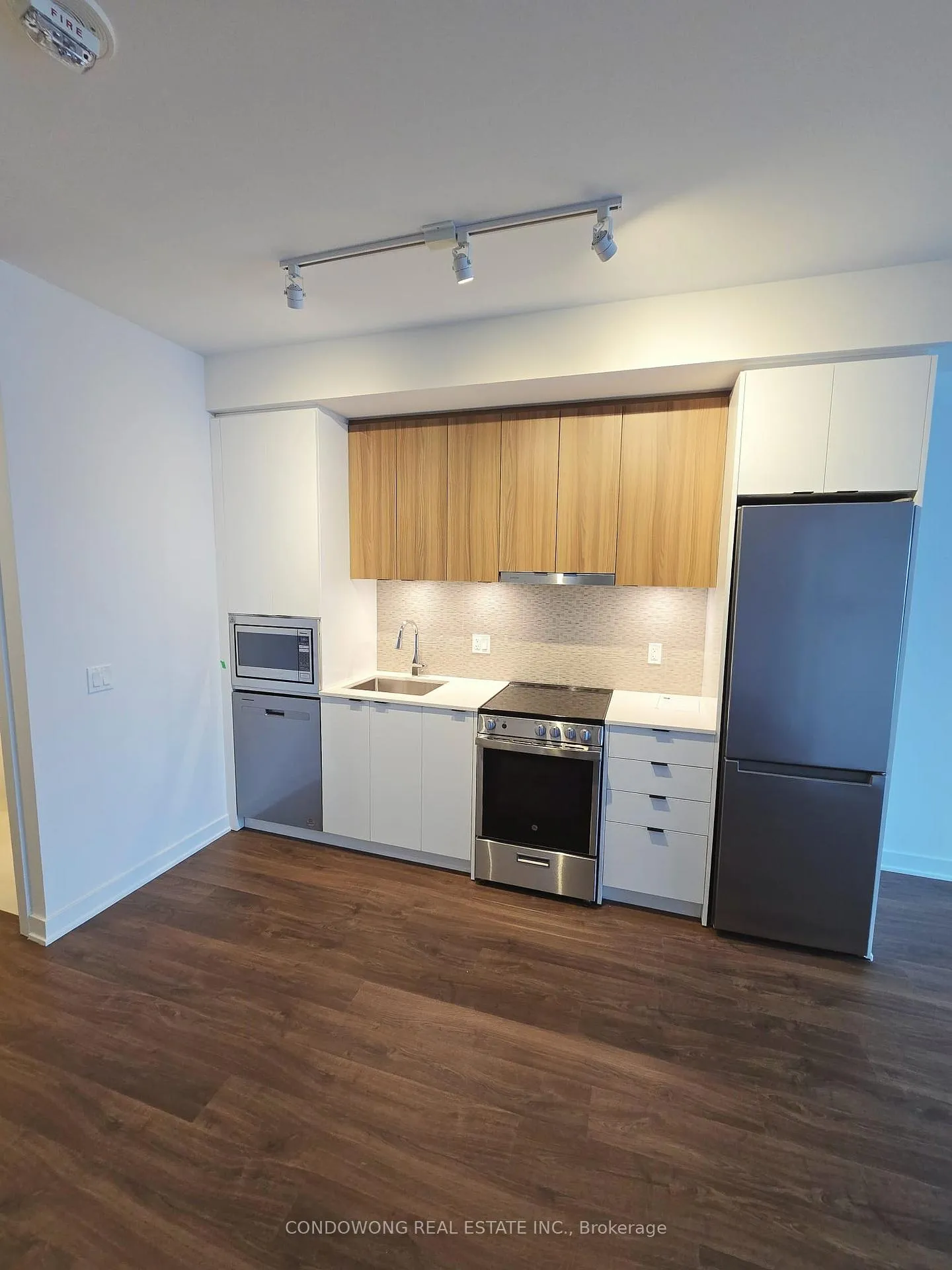 Photo 9 of Unit 311A, 30 Upper Mall Way, Vaughan, Brownridge — HOMEH