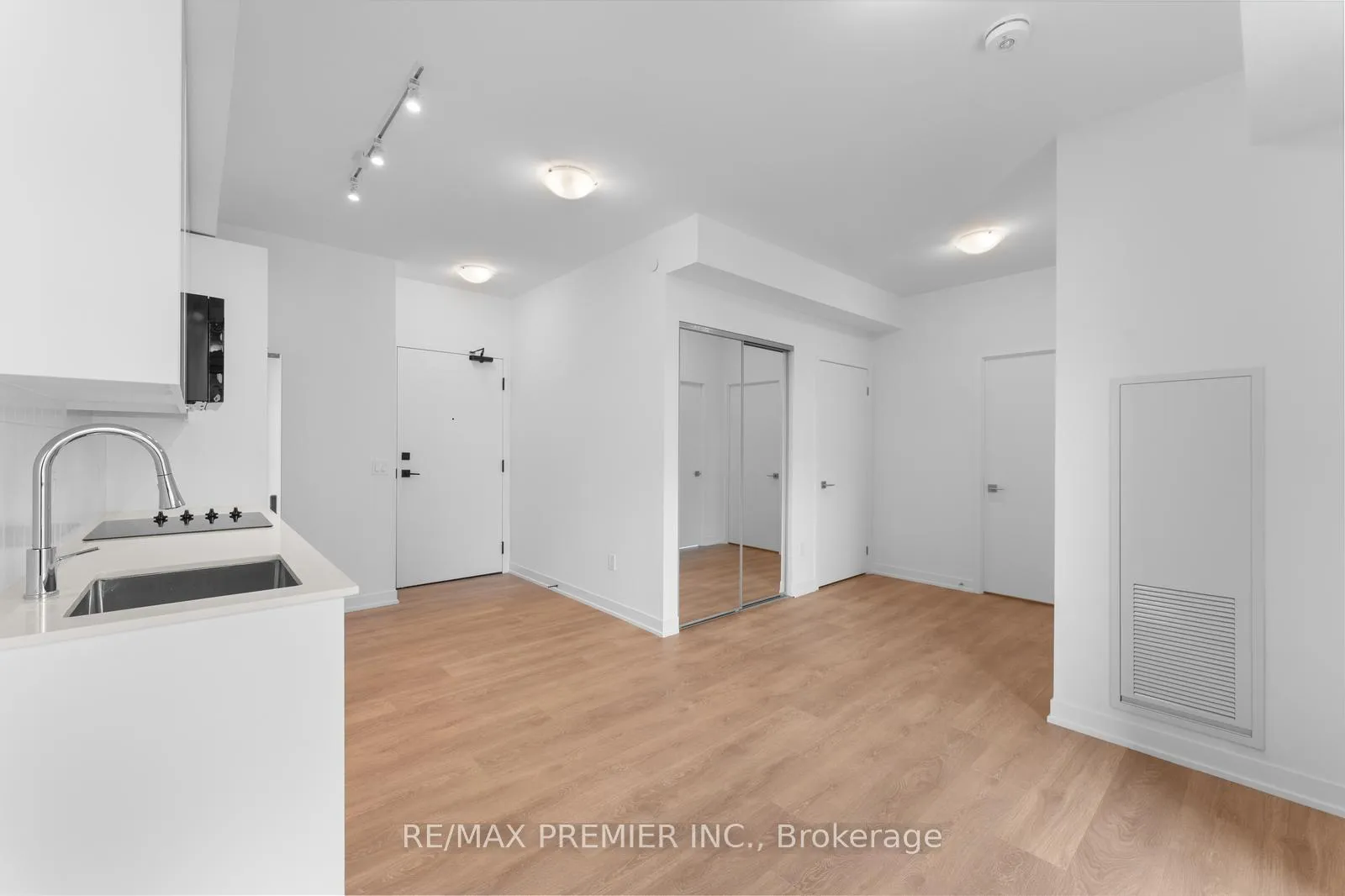 Photo 14 of Unit 1319, 10 Abeja Street, Vaughan, Concord — HOMEH