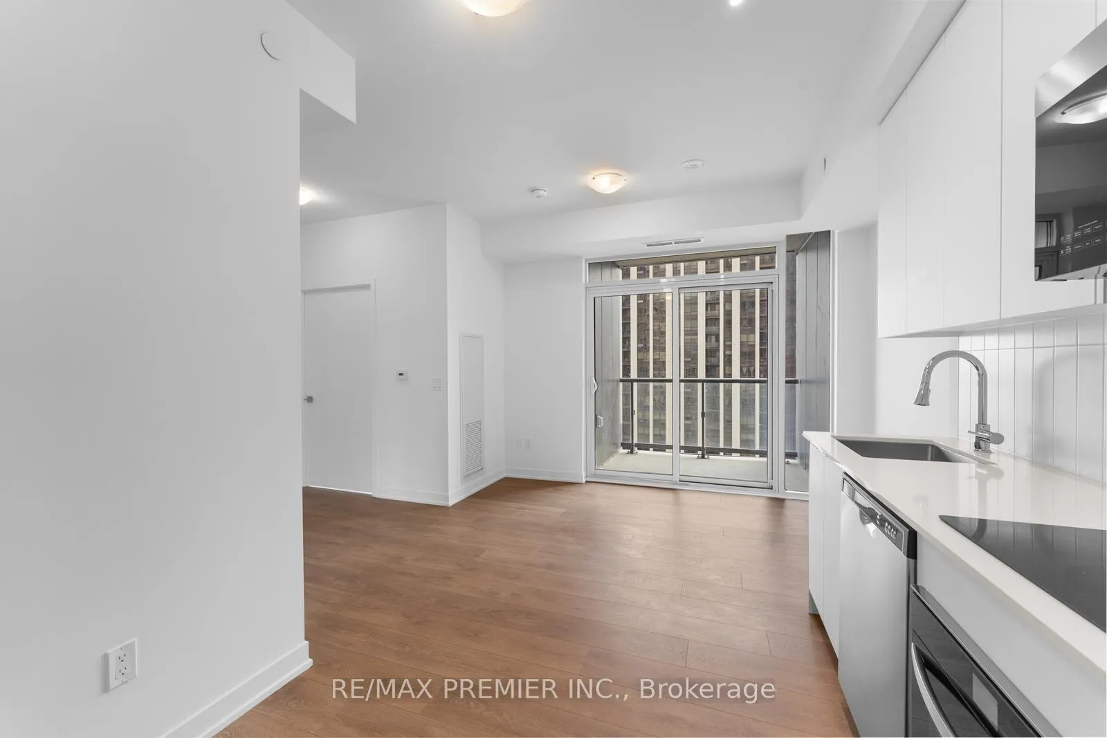 Photo 15 of Unit 1319, 10 Abeja Street, Vaughan, Concord — HOMEH