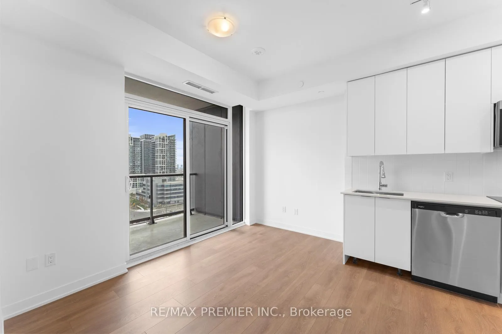 Photo 18 of Unit 1319, 10 Abeja Street, Vaughan, Concord — HOMEH