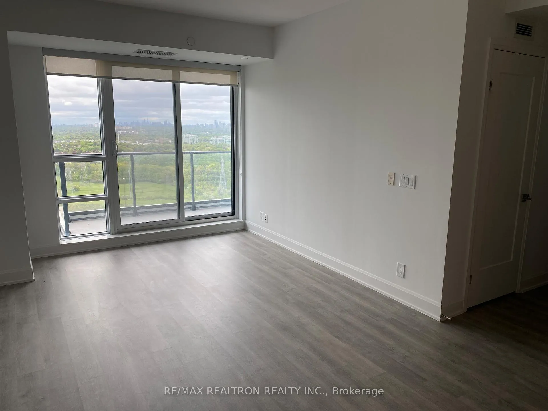 Photo 8 of Unit 2809, 12 Gandhi Lane, Markham, Commerce Valley — HOMEH
