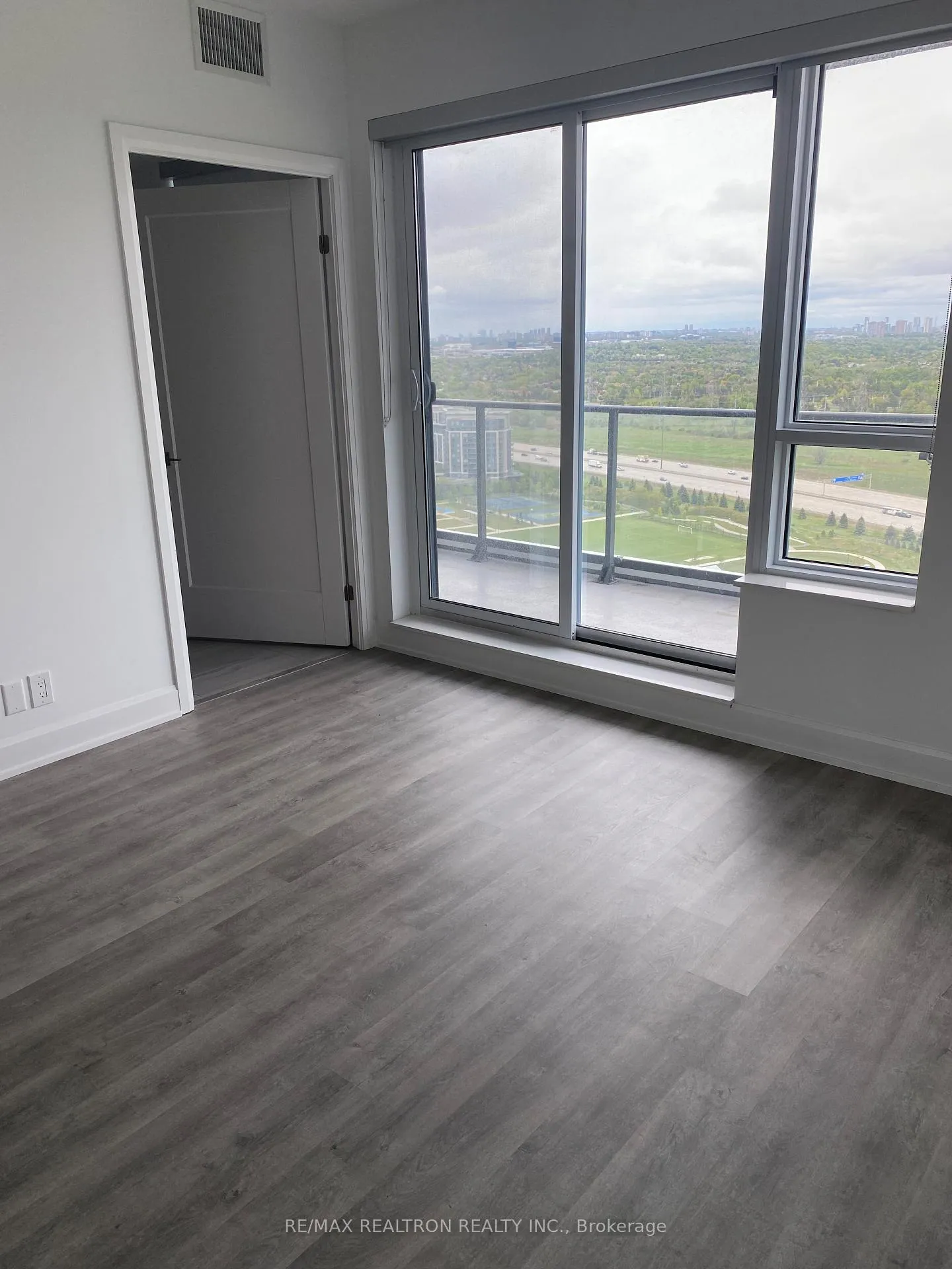 Photo 9 of Unit 2809, 12 Gandhi Lane, Markham, Commerce Valley — HOMEH