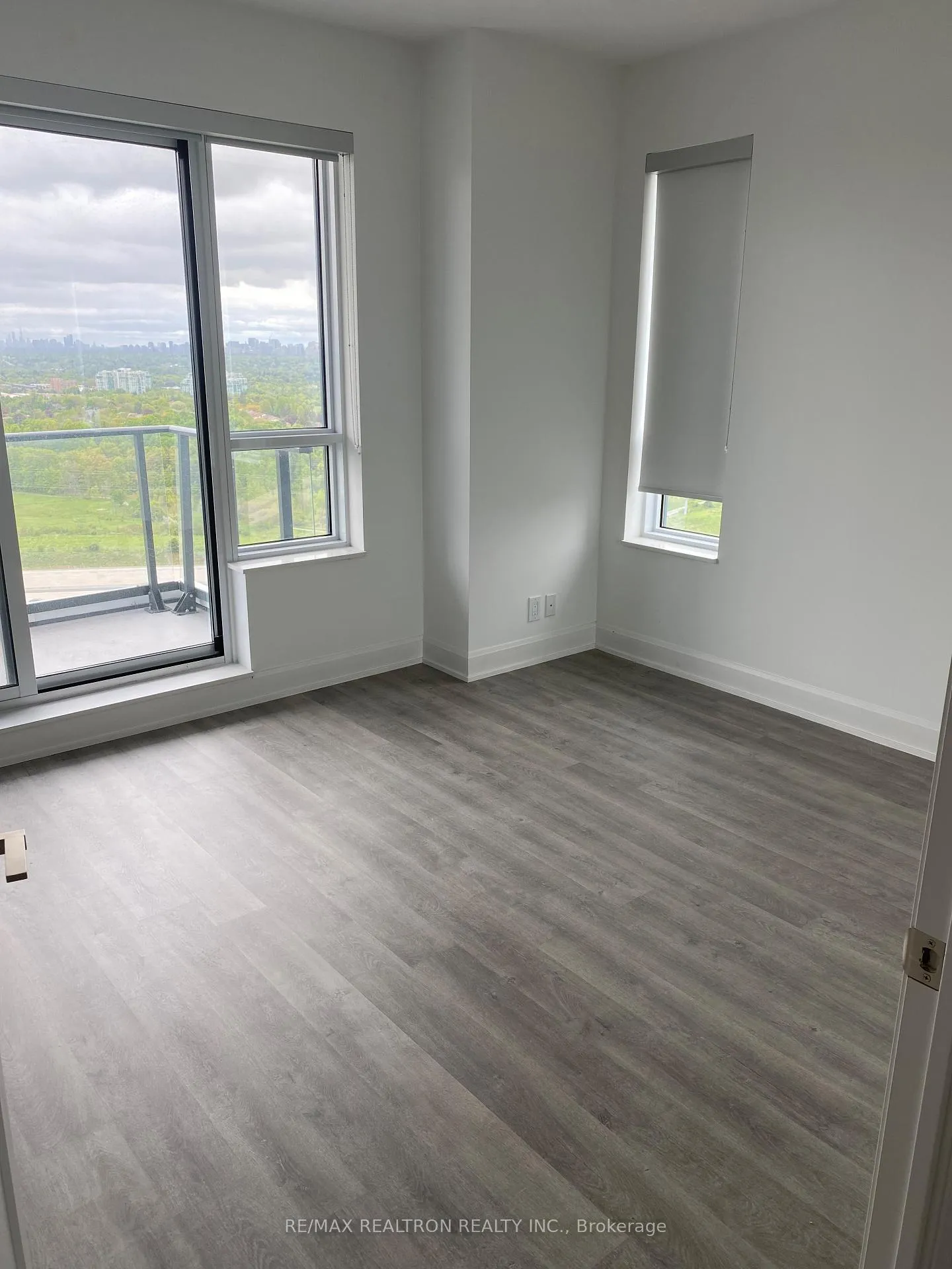 Photo 14 of Unit 2809, 12 Gandhi Lane, Markham, Commerce Valley — HOMEH