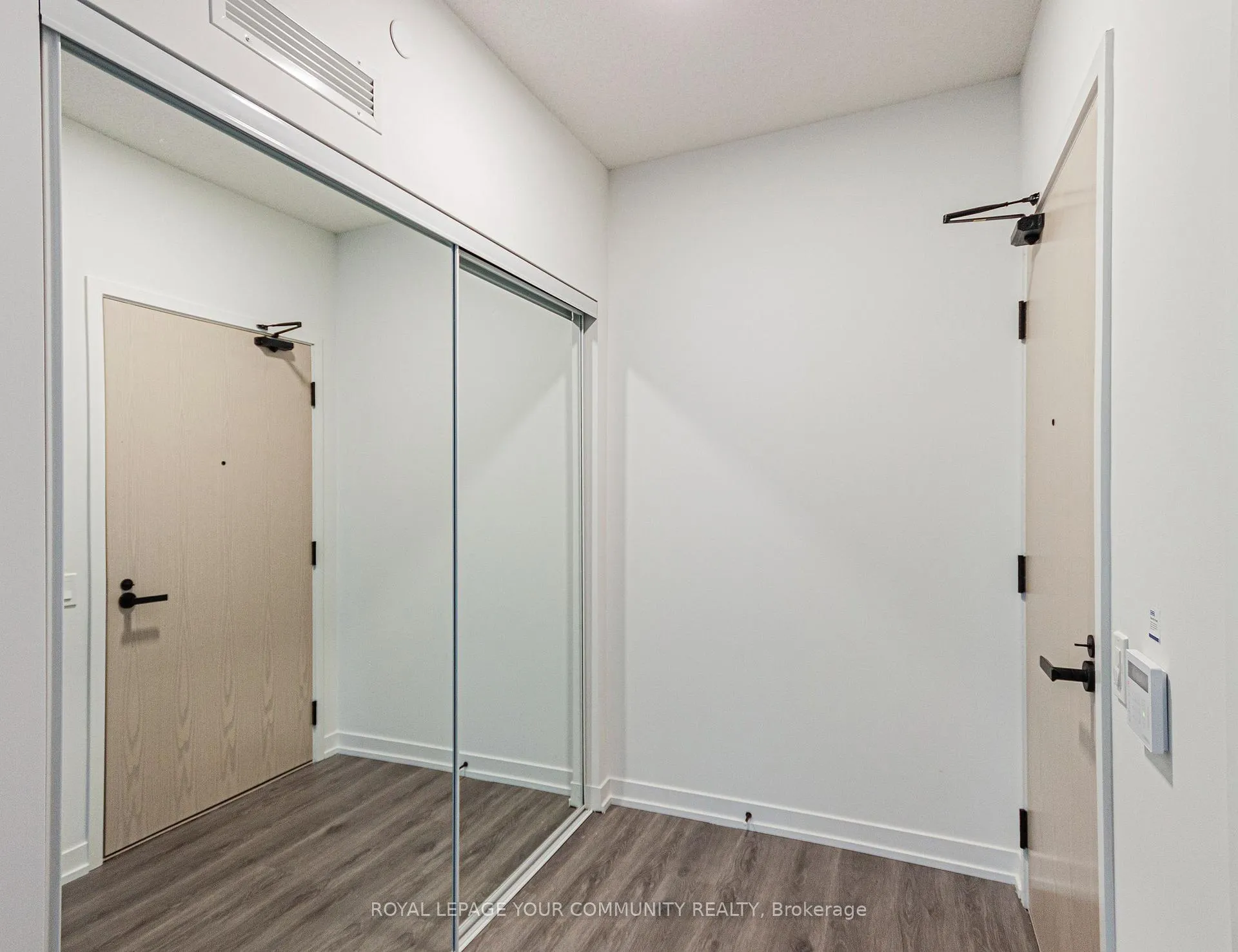 Photo 2 of Unit 712, 225 Commerce Street, Vaughan, Vaughan Corporate Centre — HOMEH