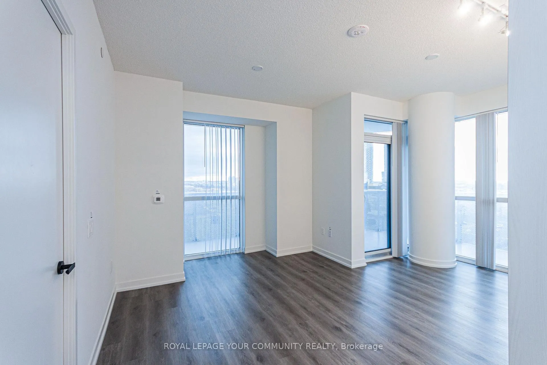 Photo 3 of Unit 712, 225 Commerce Street, Vaughan, Vaughan Corporate Centre — HOMEH