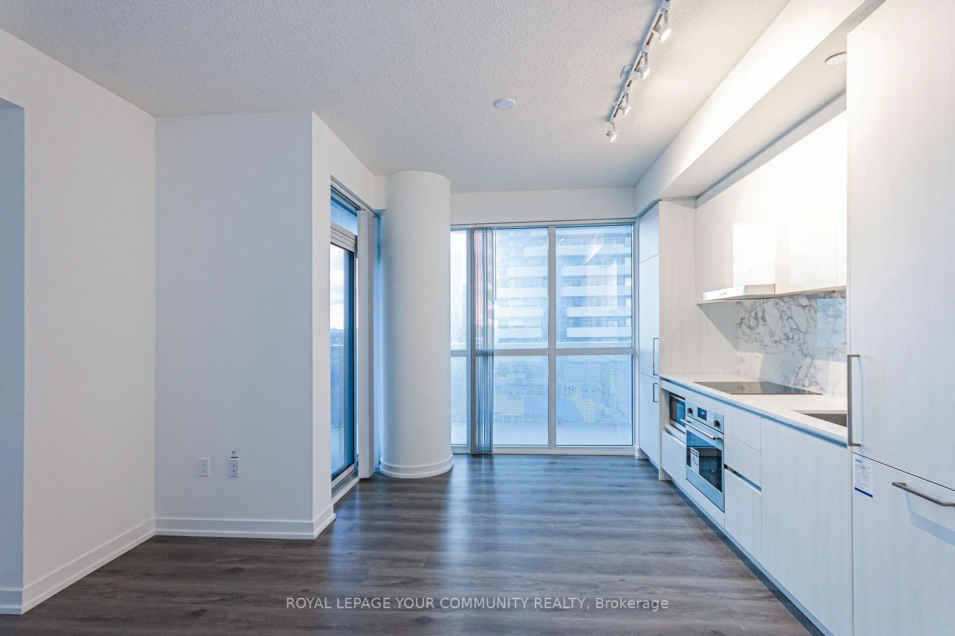 Photo 5 of Unit 712, 225 Commerce Street, Vaughan, Vaughan Corporate Centre — HOMEH