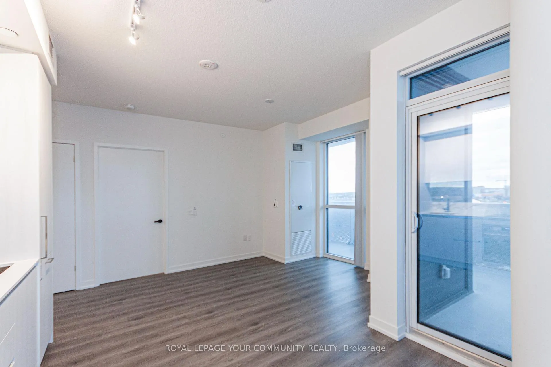 Photo 7 of Unit 712, 225 Commerce Street, Vaughan, Vaughan Corporate Centre — HOMEH