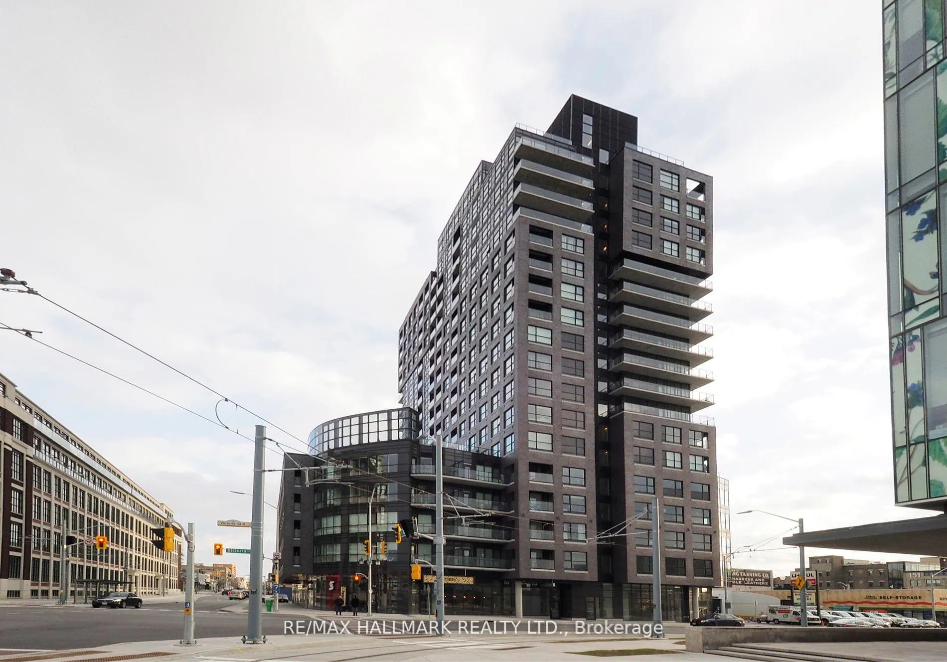 Front of Unit 711, 1 Victoria Street S
