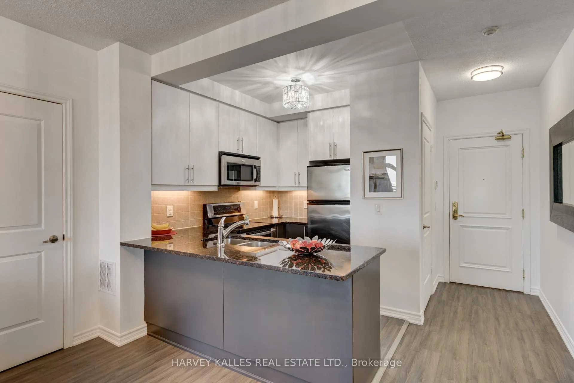 Photo 3 of Unit 714, 9235 Jane Street, Vaughan, Maple — HOMEH