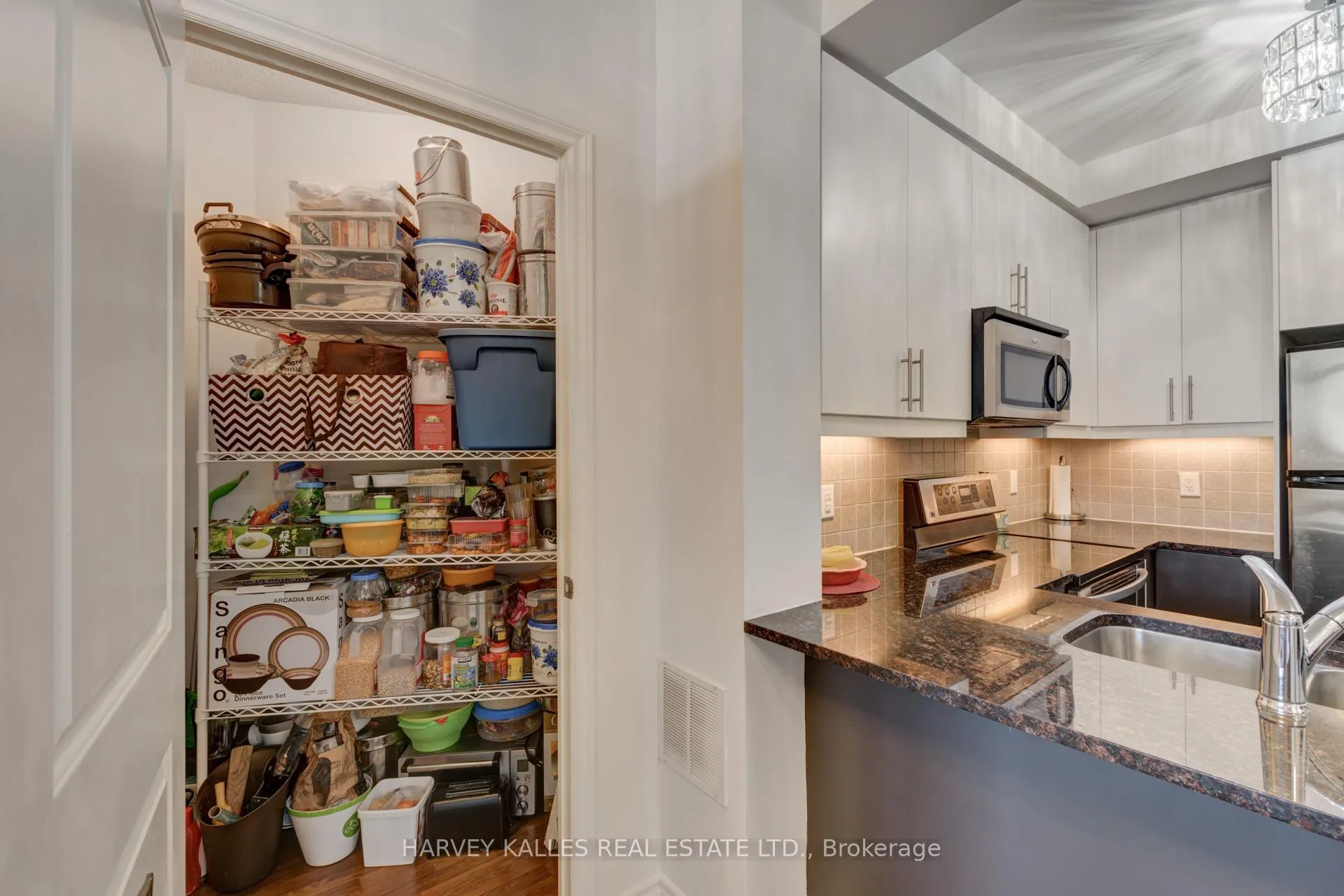 Photo 4 of Unit 714, 9235 Jane Street, Vaughan, Maple — HOMEH