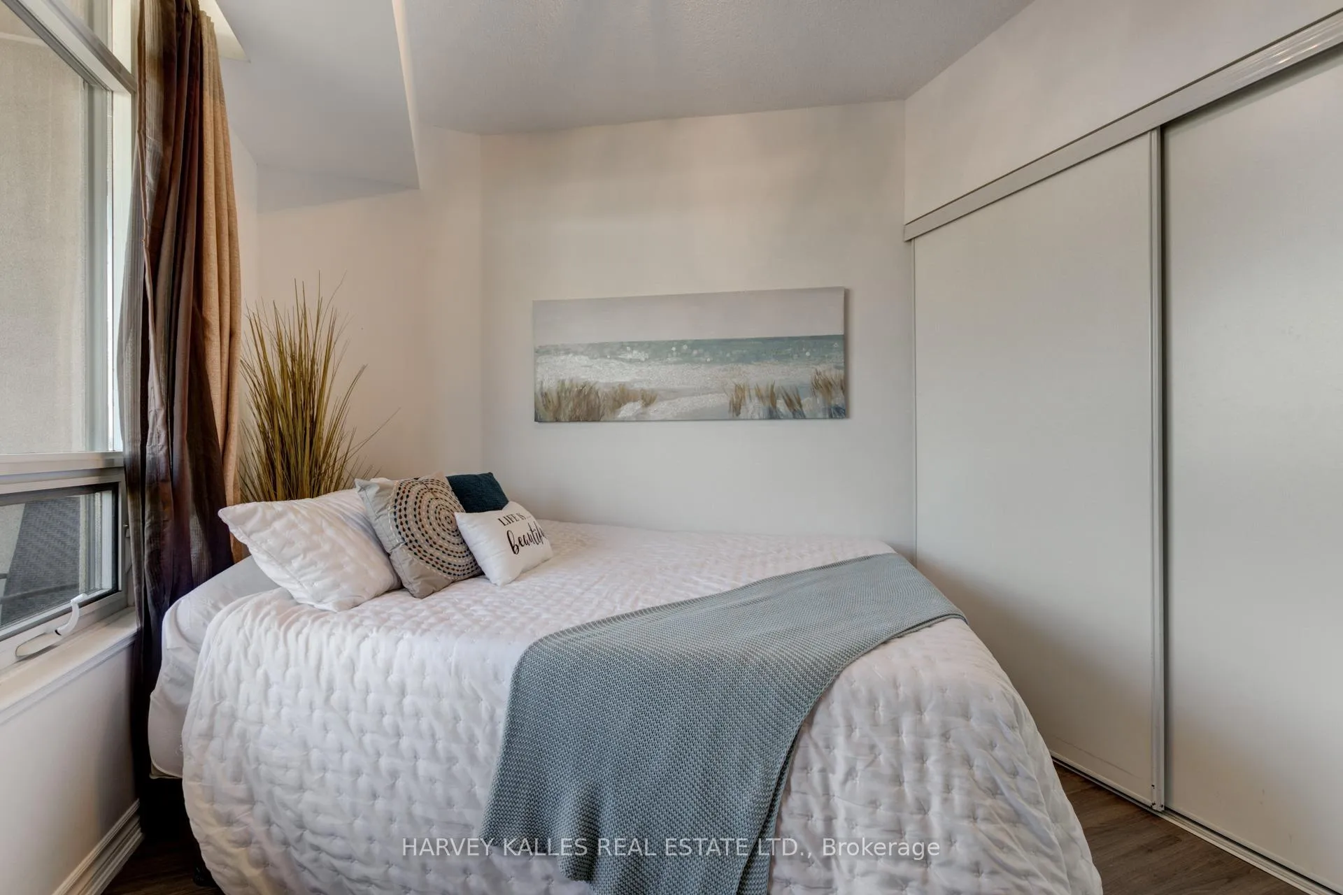 Photo 14 of Unit 714, 9235 Jane Street, Vaughan, Maple — HOMEH