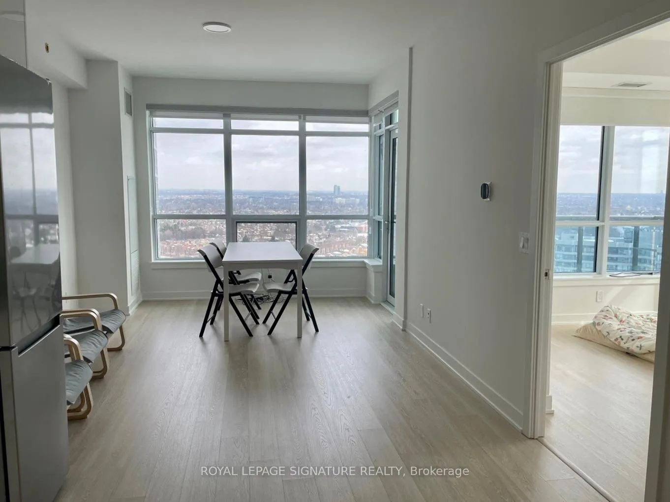 Photo 5 of Unit A-2010, 30 Upper Mall Way, Vaughan, Brownridge — HOMEH