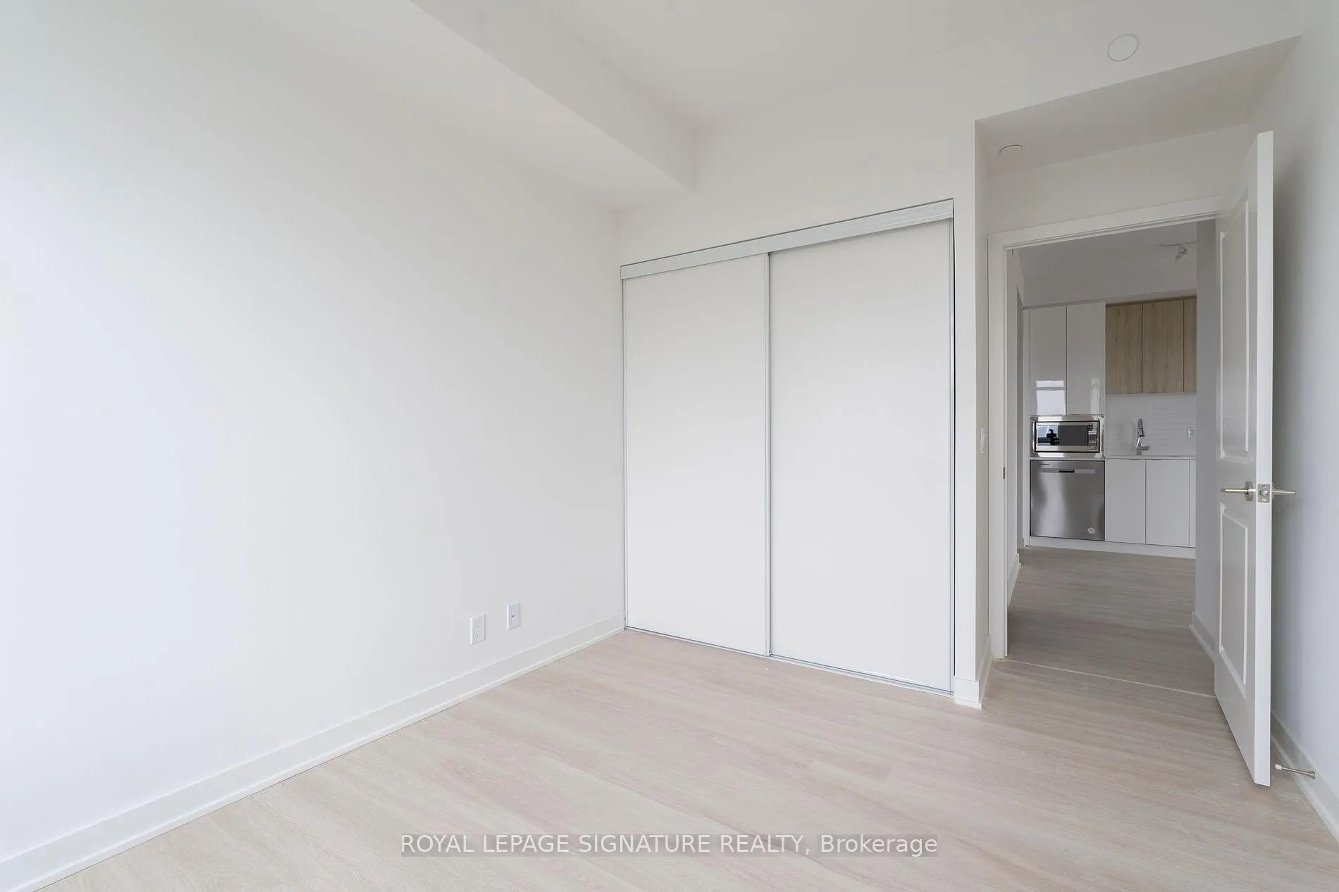 Photo 10 of Unit A-2010, 30 Upper Mall Way, Vaughan, Brownridge — HOMEH