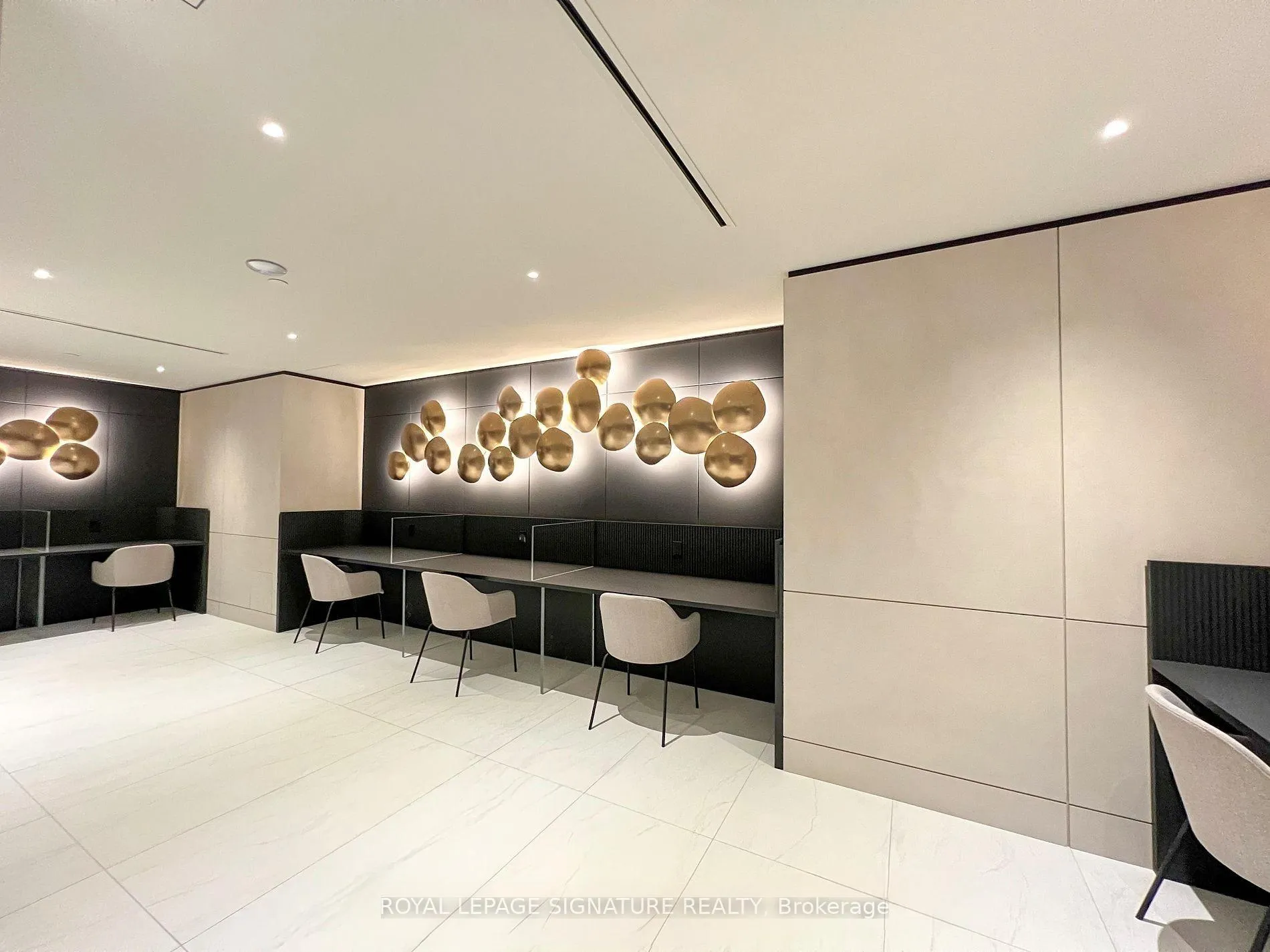 Photo 13 of Unit A-2010, 30 Upper Mall Way, Vaughan, Brownridge — HOMEH