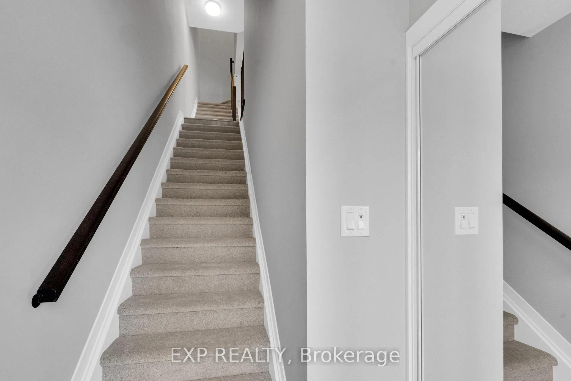Photo 2 of 912 Lillian Freiman Private, Ottawa, Barrhaven - Half Moon Bay — HOMEH
