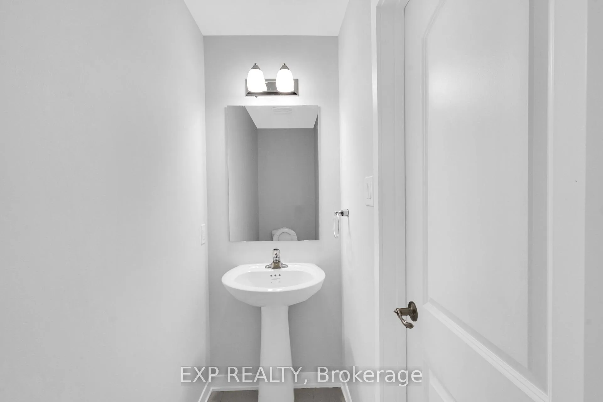 Photo 7 of 912 Lillian Freiman Private, Ottawa, Barrhaven - Half Moon Bay — HOMEH