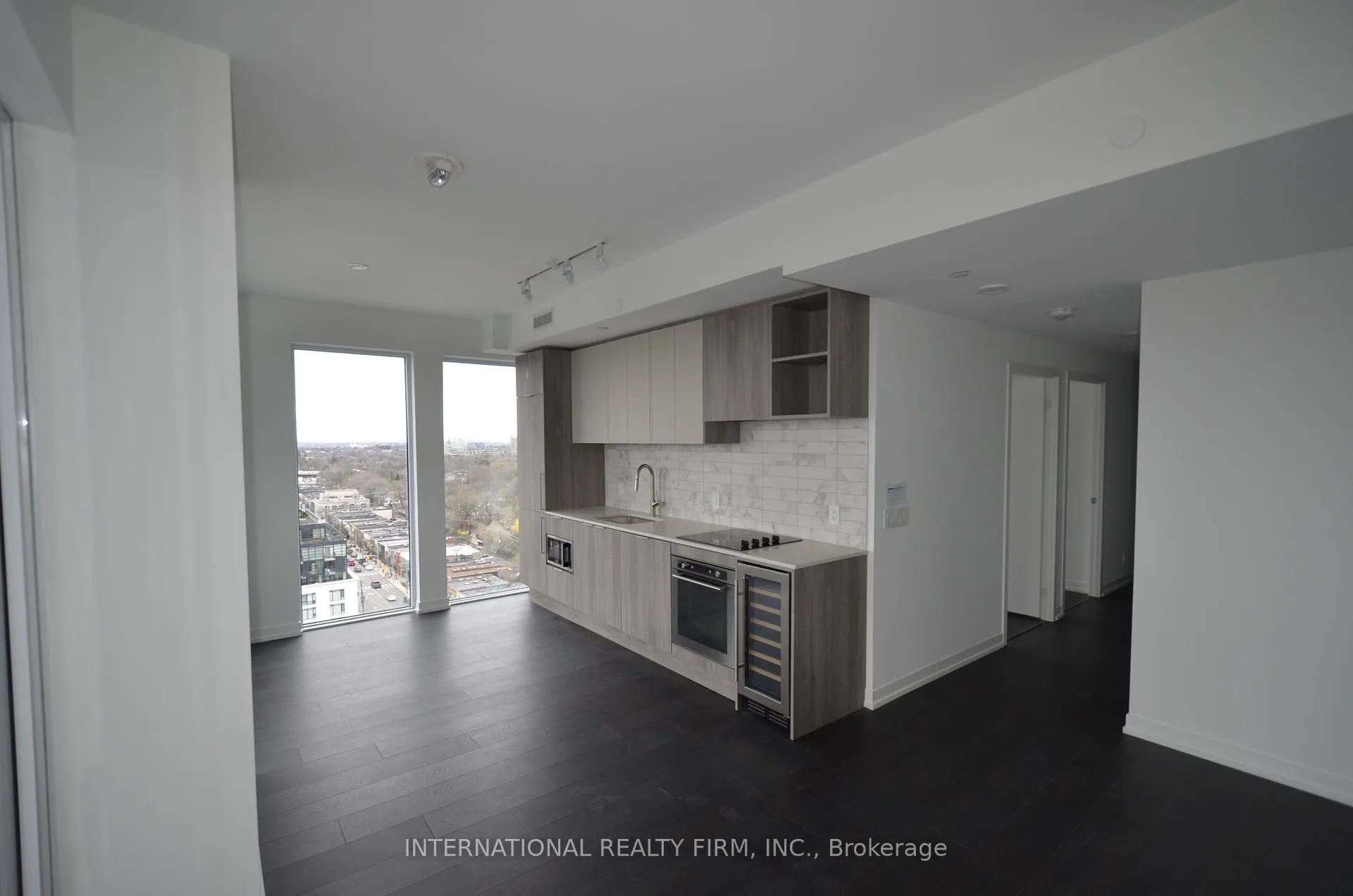 Photo 2 of Unit 1705, 2020 Bathurst Street, Toronto, Humewood-Cedarvale — HOMEH