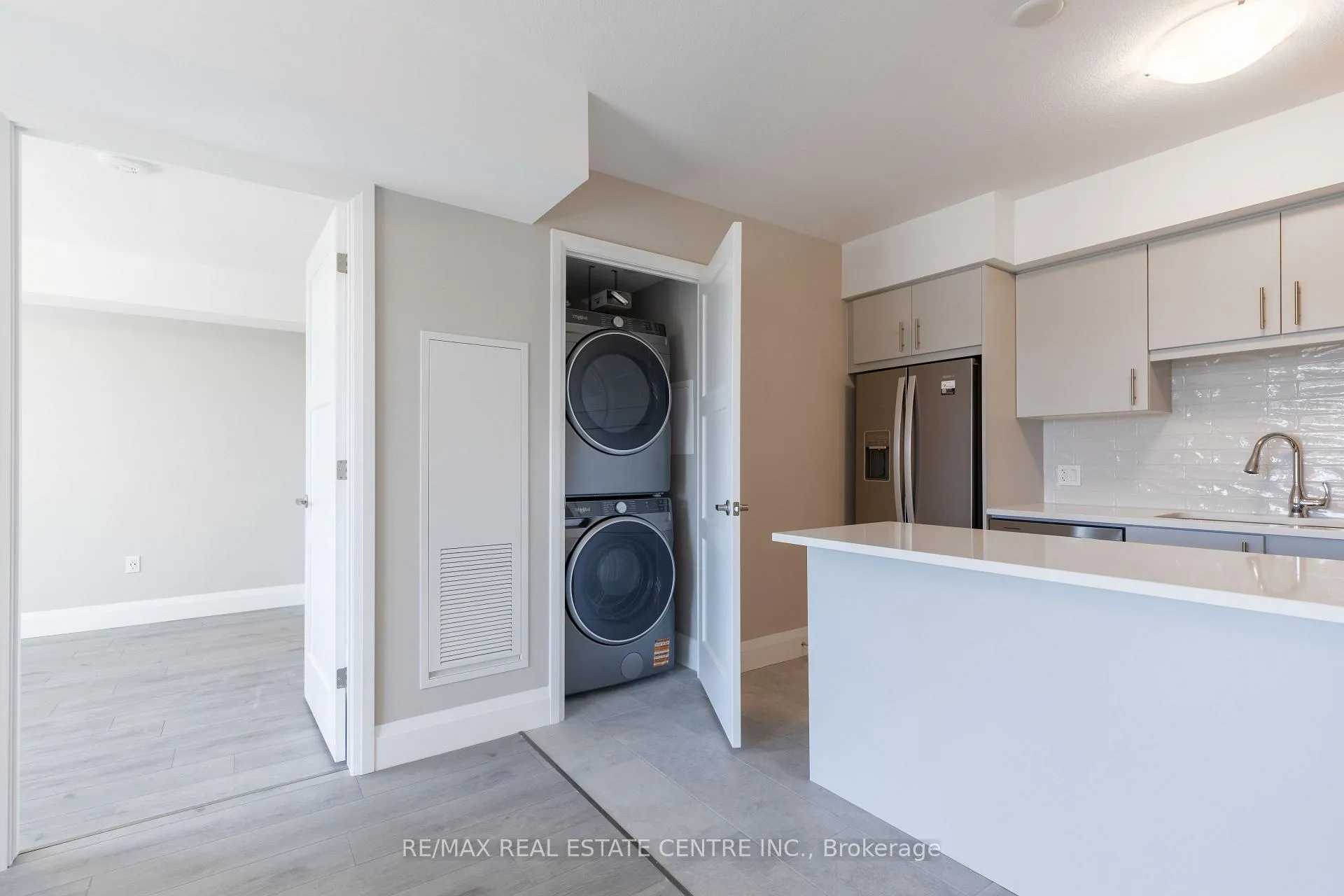 Photo 3 of Unit 419, 93 Arthur Street S, Guelph, St. Patrick's Ward — HOMEH