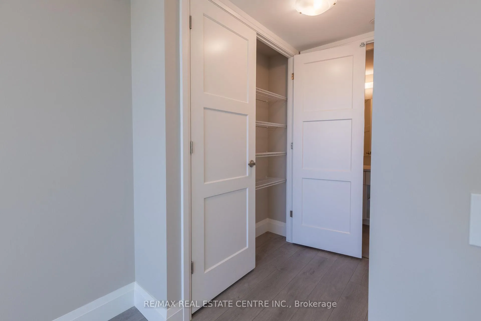 Photo 10 of Unit 419, 93 Arthur Street S, Guelph, St. Patrick's Ward — HOMEH
