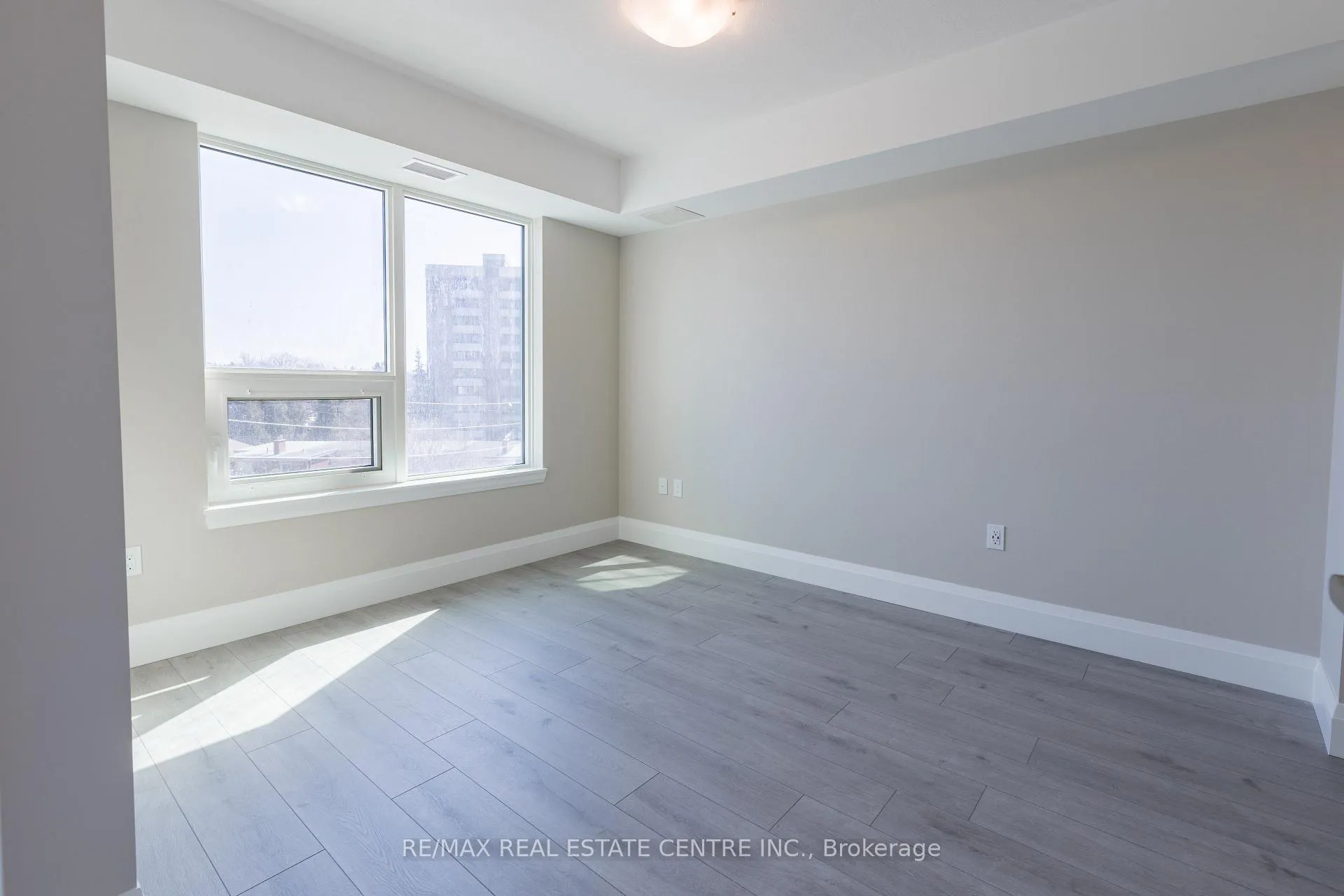 Photo 13 of Unit 419, 93 Arthur Street S, Guelph, St. Patrick's Ward — HOMEH