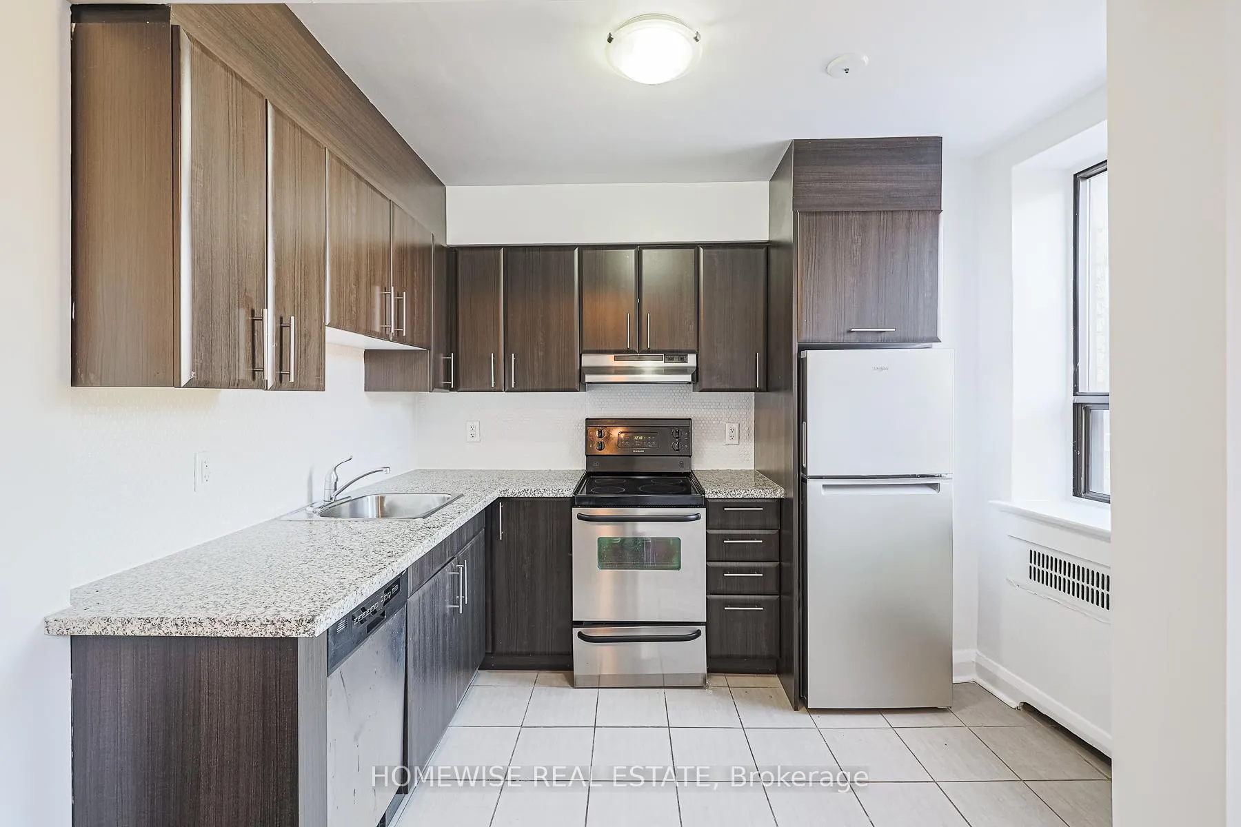 Photo 3 of Unit 203, 2837 Yonge Street, Toronto, Lawrence Park South — HOMEH