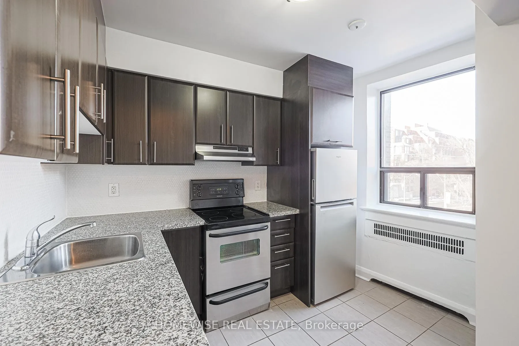 Photo 4 of Unit 203, 2837 Yonge Street, Toronto, Lawrence Park South — HOMEH