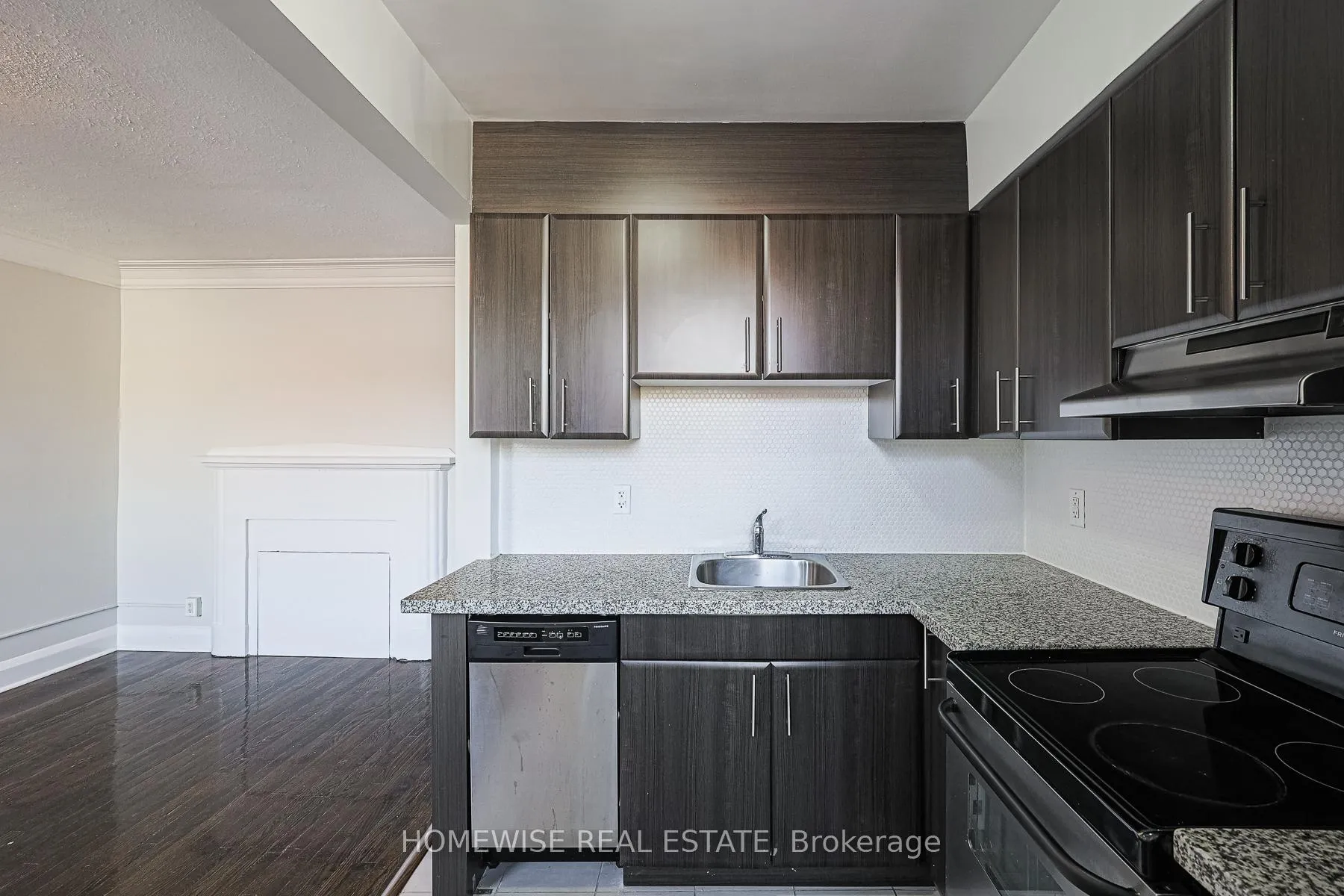 Photo 5 of Unit 203, 2837 Yonge Street, Toronto, Lawrence Park South — HOMEH