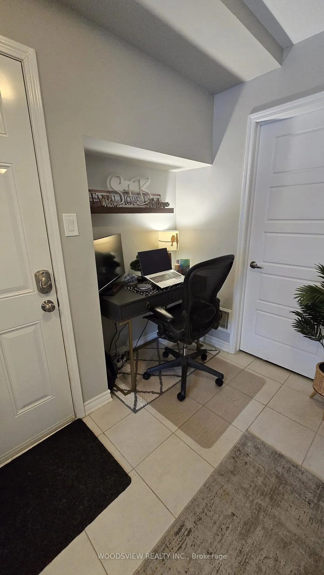 Photo 3 of Unit 14, 22 Spring Creek Drive, Hamilton, Waterdown — HOMEH