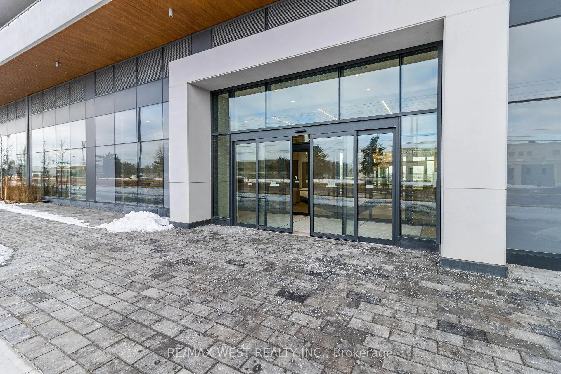 Photo 2 of Unit 820, 8960 Jane Street, Vaughan, Concord — HOMEH