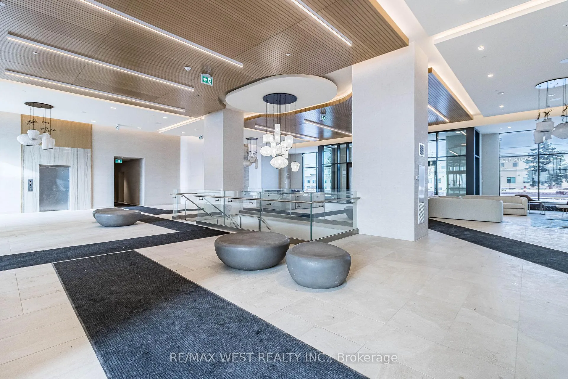 Photo 3 of Unit 820, 8960 Jane Street, Vaughan, Concord — HOMEH