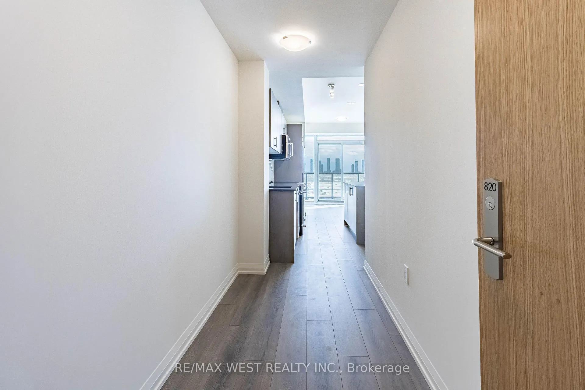 Photo 8 of Unit 820, 8960 Jane Street, Vaughan, Concord — HOMEH