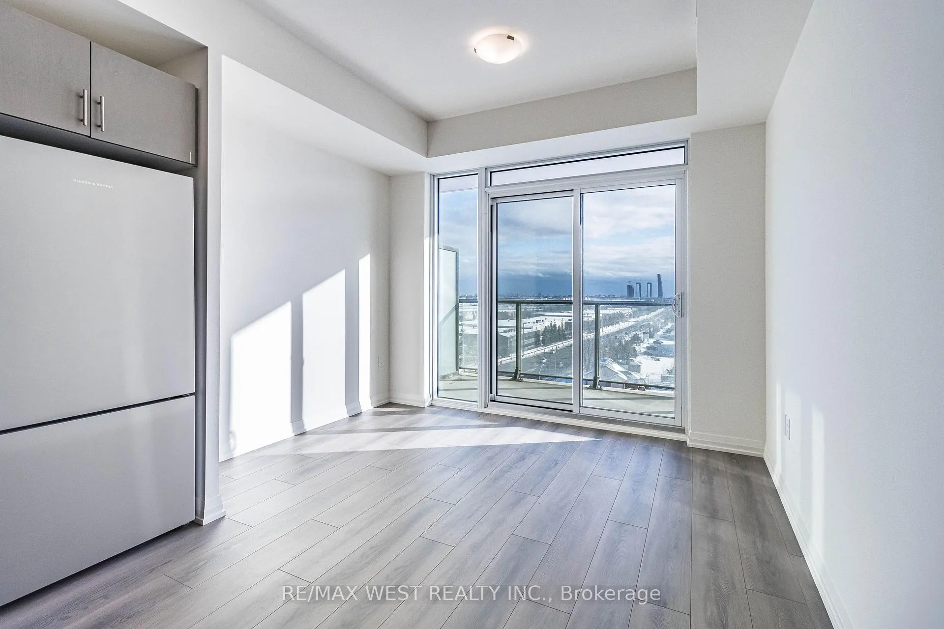 Photo 11 of Unit 820, 8960 Jane Street, Vaughan, Concord — HOMEH
