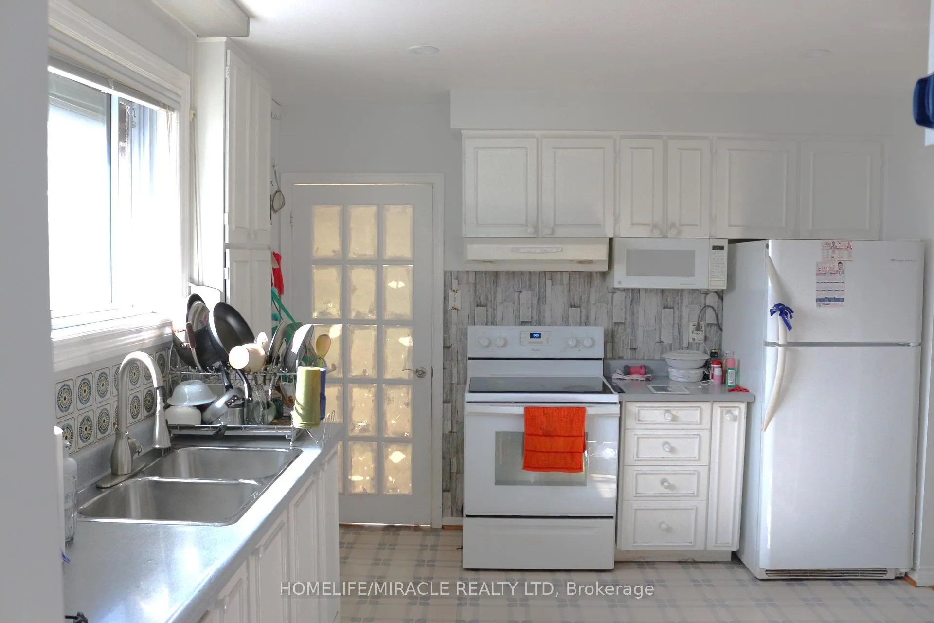 Photo 5 of 53 Ascot Avenue, Brampton, Avondale — HOMEH