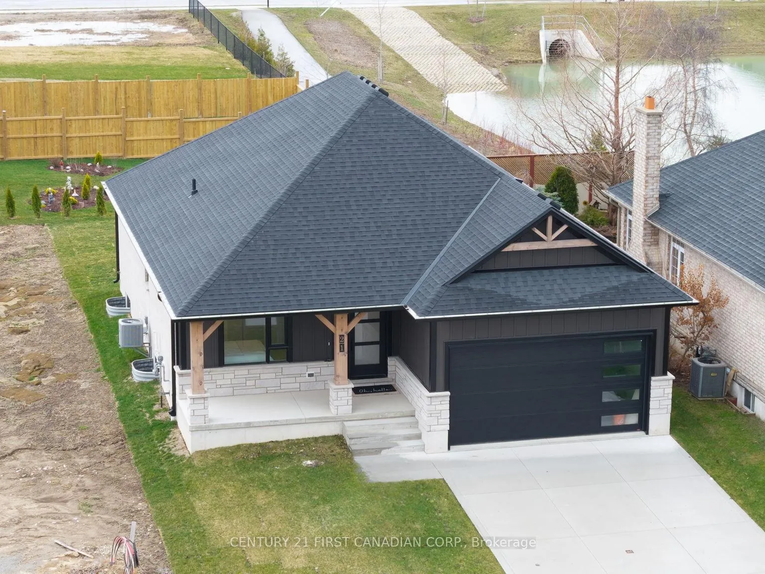 Photo 2 of 21 Hamilton Street, North Middlesex, Ailsa Craig — HOMEH