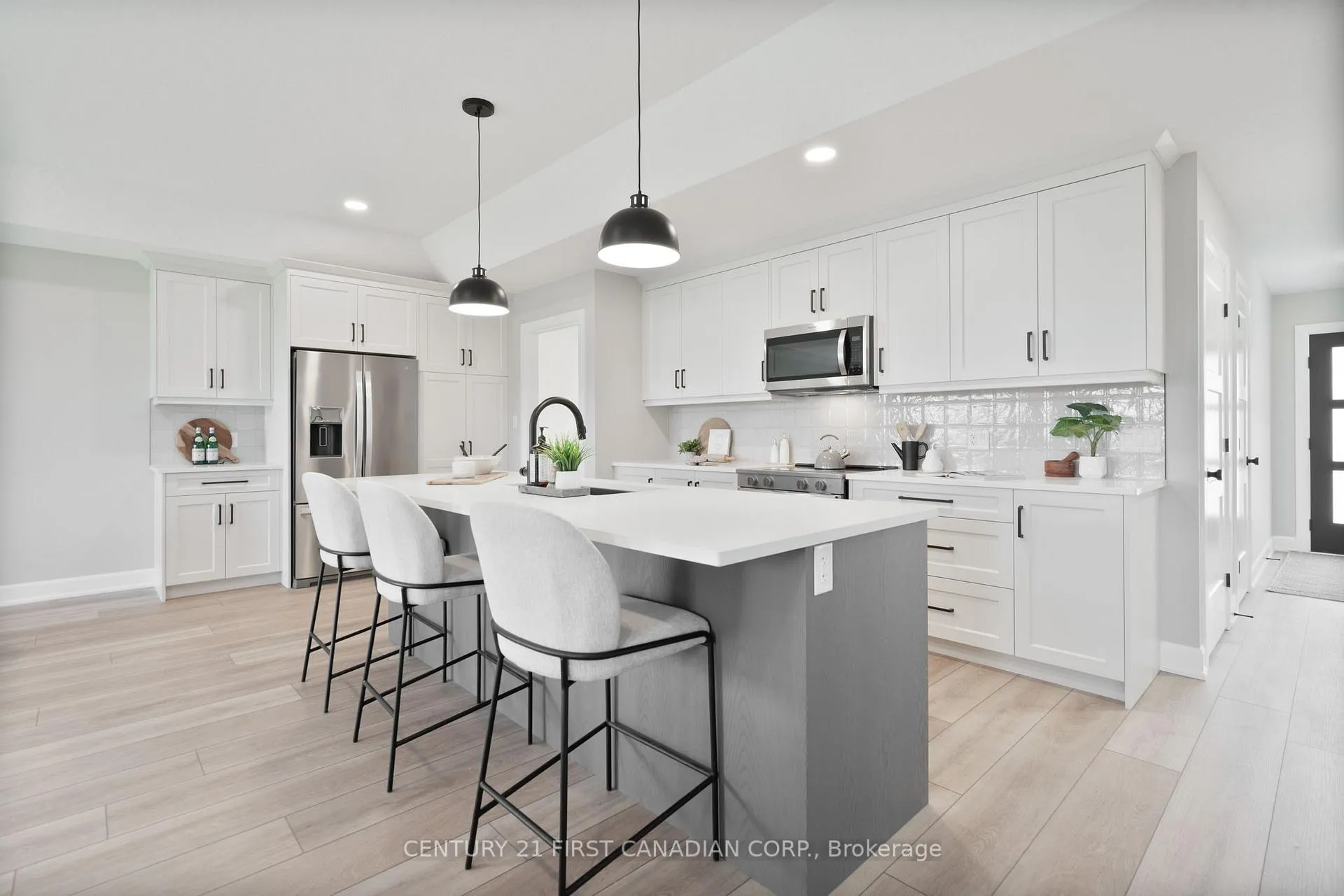 Photo 10 of 21 Hamilton Street, North Middlesex, Ailsa Craig — HOMEH