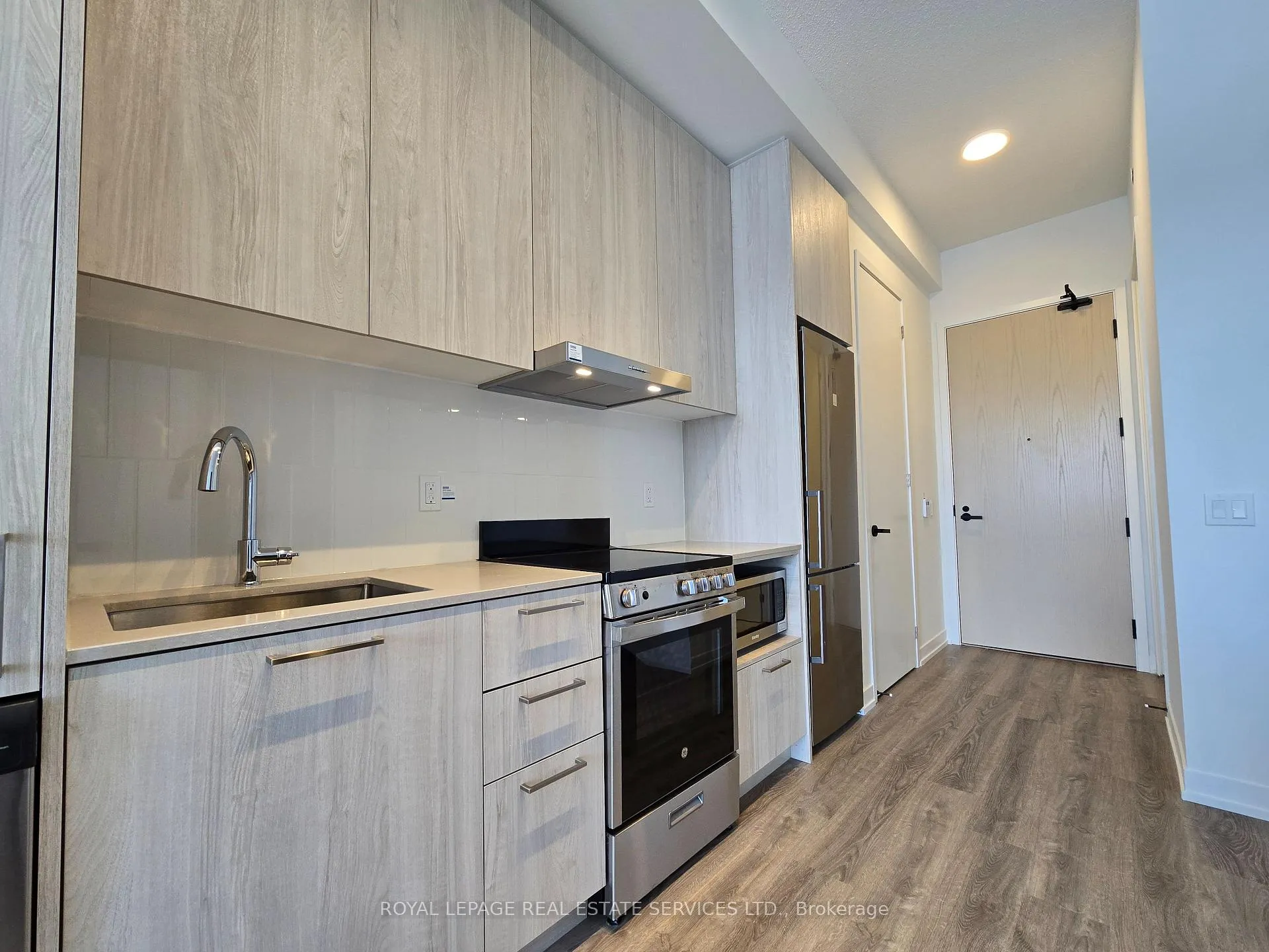 Photo 7 of Unit 807, 195 Commerce Street W, Vaughan, Vaughan Corporate Centre — HOMEH