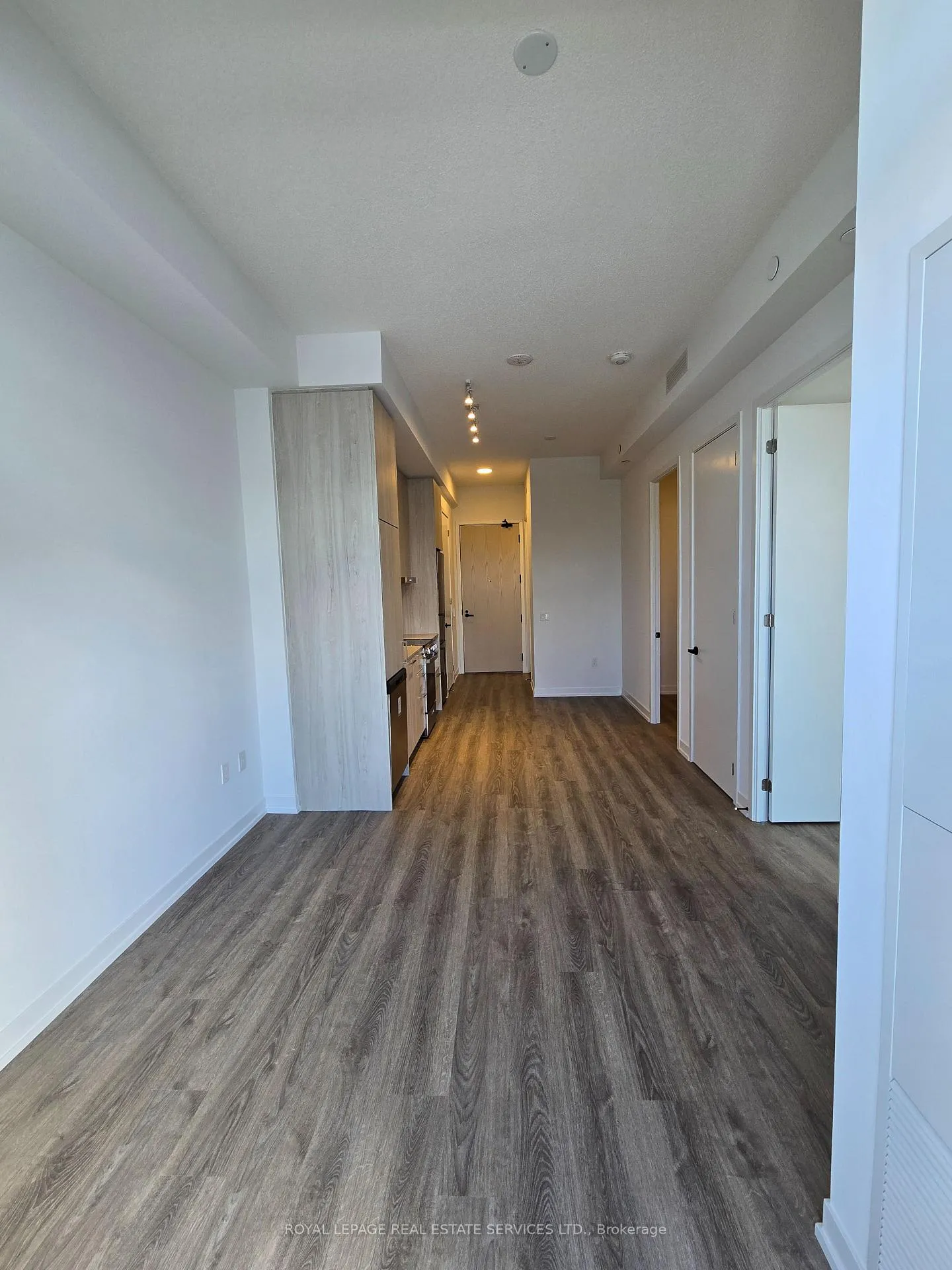 Photo 11 of Unit 807, 195 Commerce Street W, Vaughan, Vaughan Corporate Centre — HOMEH