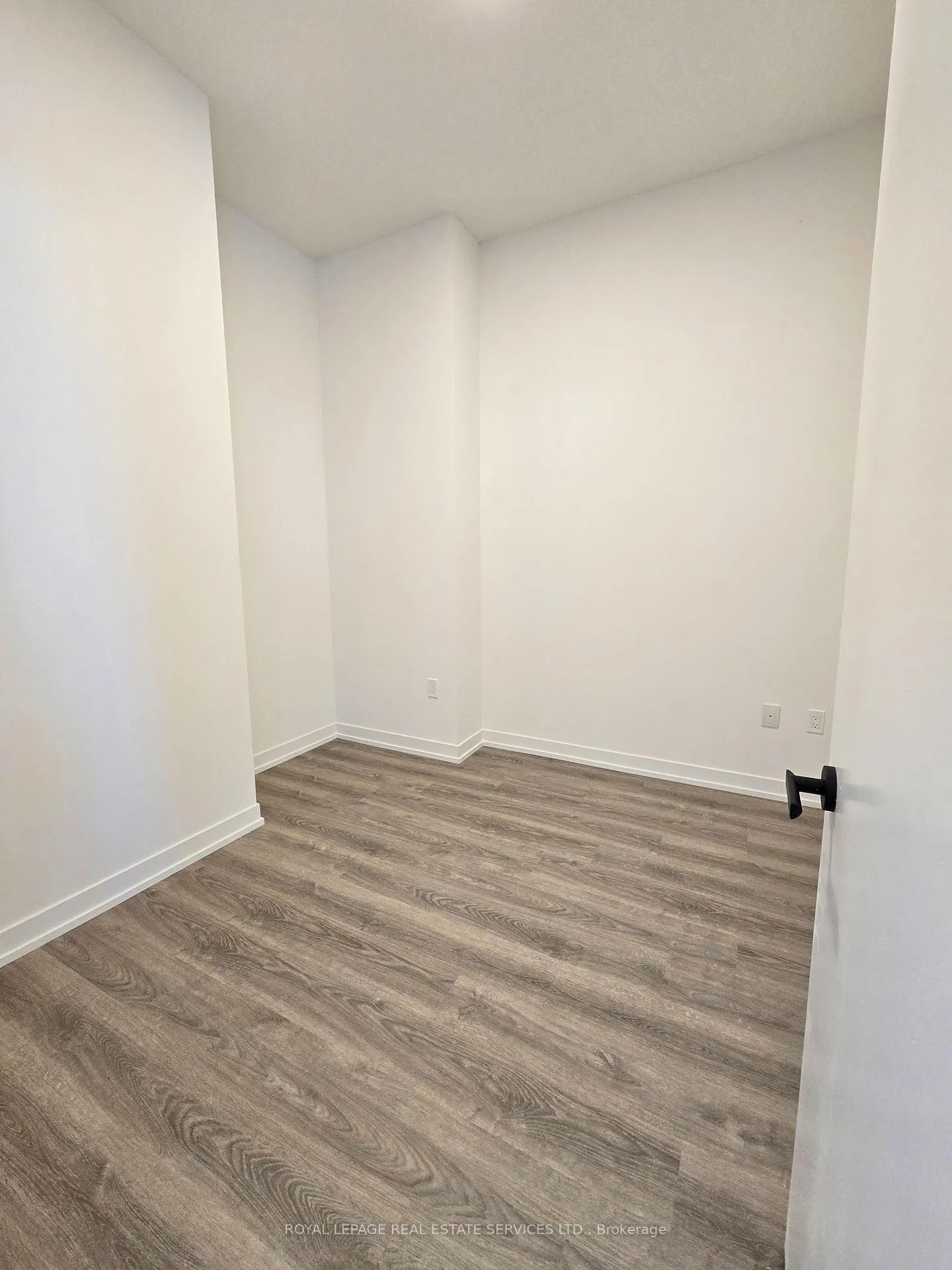 Photo 14 of Unit 807, 195 Commerce Street W, Vaughan, Vaughan Corporate Centre — HOMEH
