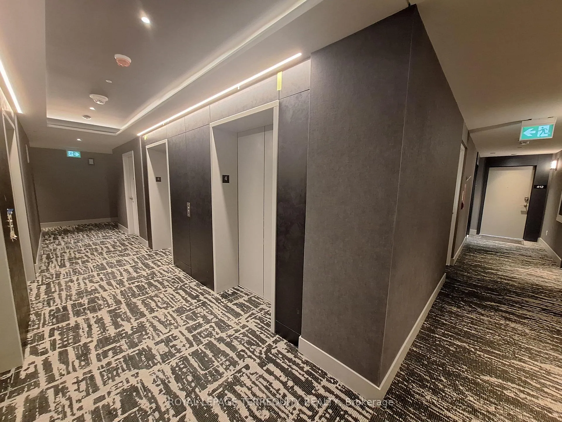 Photo 4 of Unit 411A, 30 Upper Mall Way, Vaughan, Brownridge — HOMEH