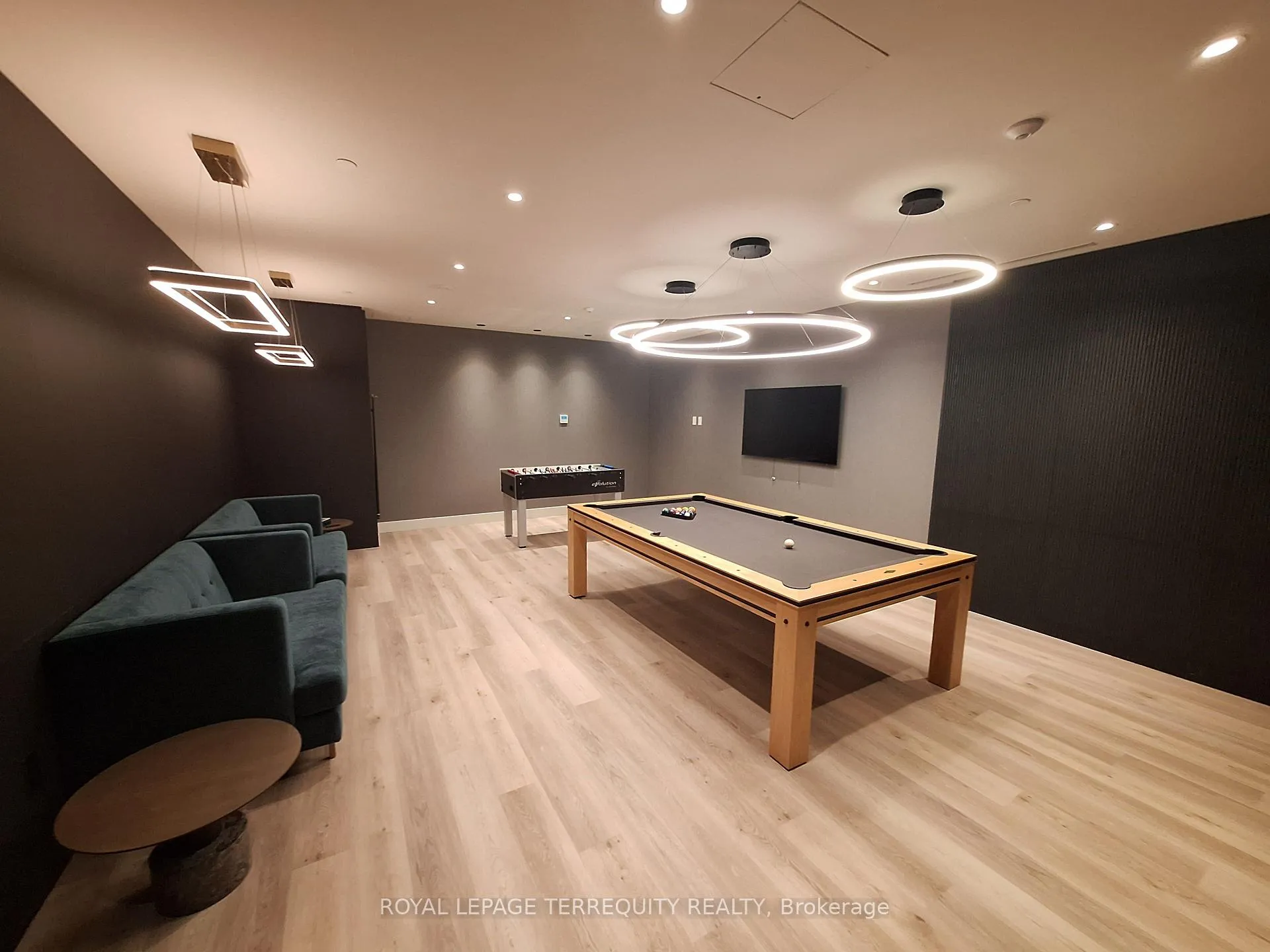 Photo 18 of Unit 411A, 30 Upper Mall Way, Vaughan, Brownridge — HOMEH