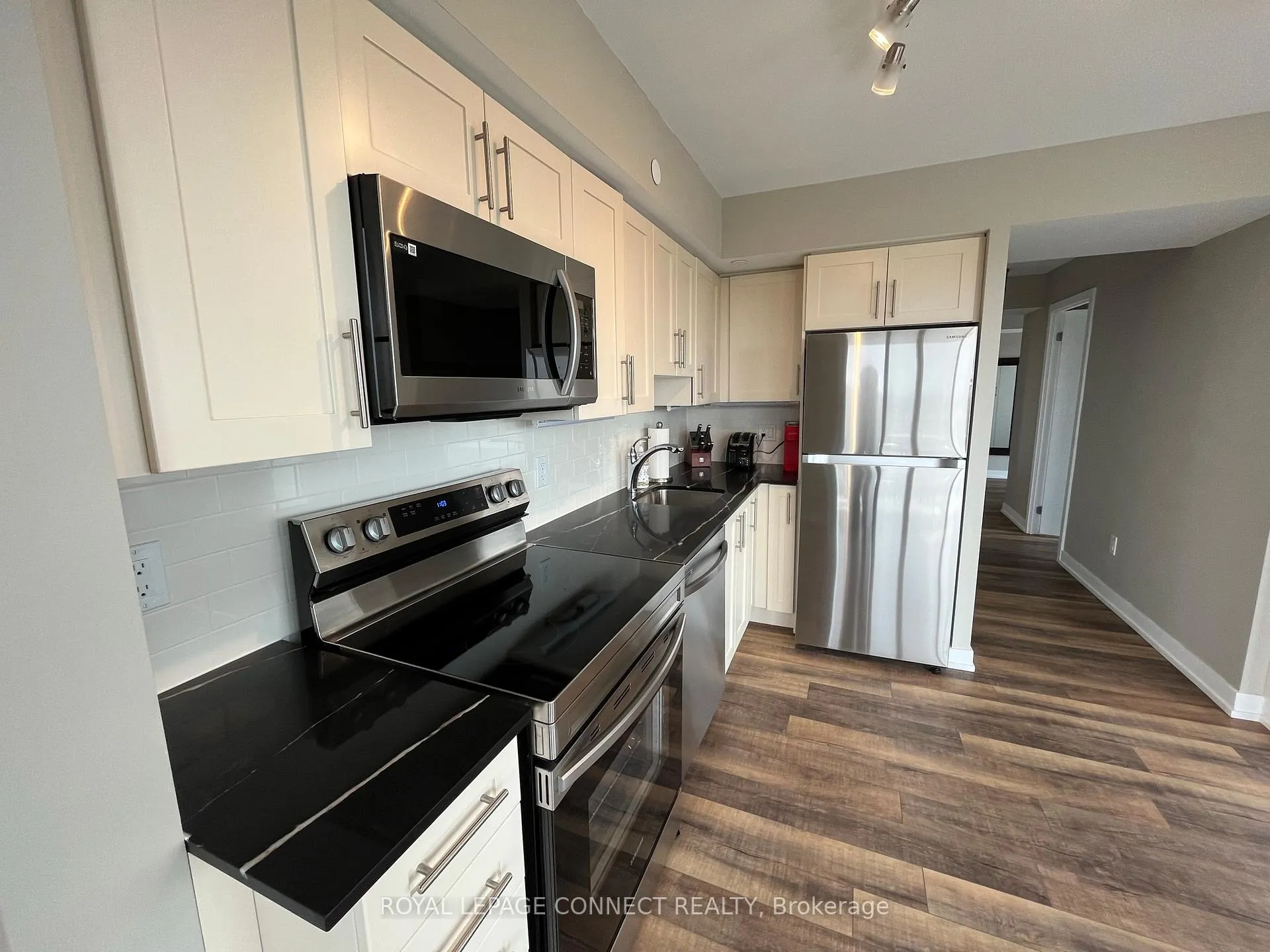Photo 9 of Unit 1112, 1480 Bayly Street, Pickering, Liverpool — HOMEH