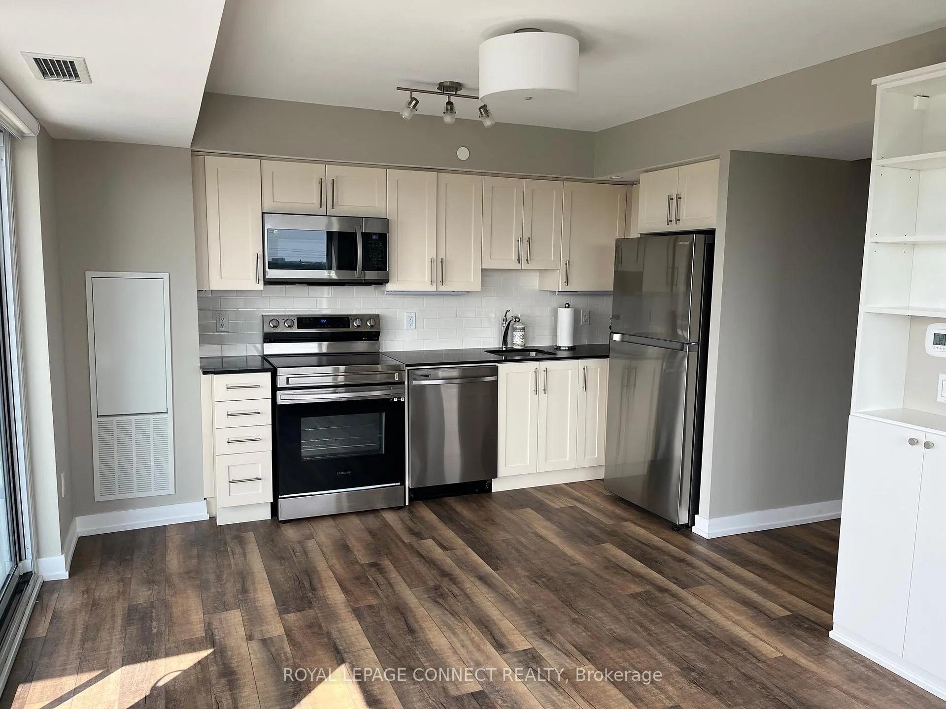 Photo 12 of Unit 1112, 1480 Bayly Street, Pickering, Liverpool — HOMEH