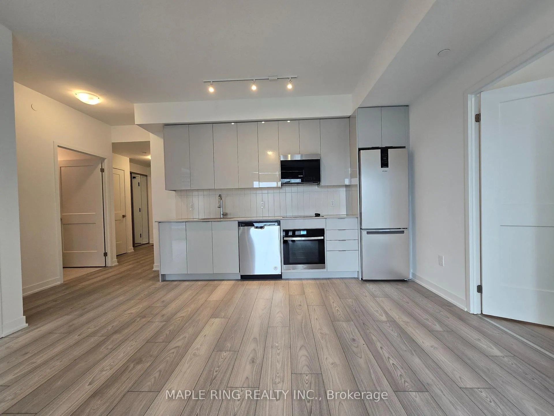 Photo 3 of Unit 503, 474 Caldari Road, Vaughan, Concord — HOMEH