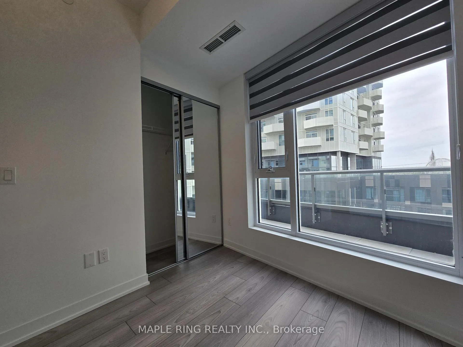 Photo 4 of Unit 503, 474 Caldari Road, Vaughan, Concord — HOMEH