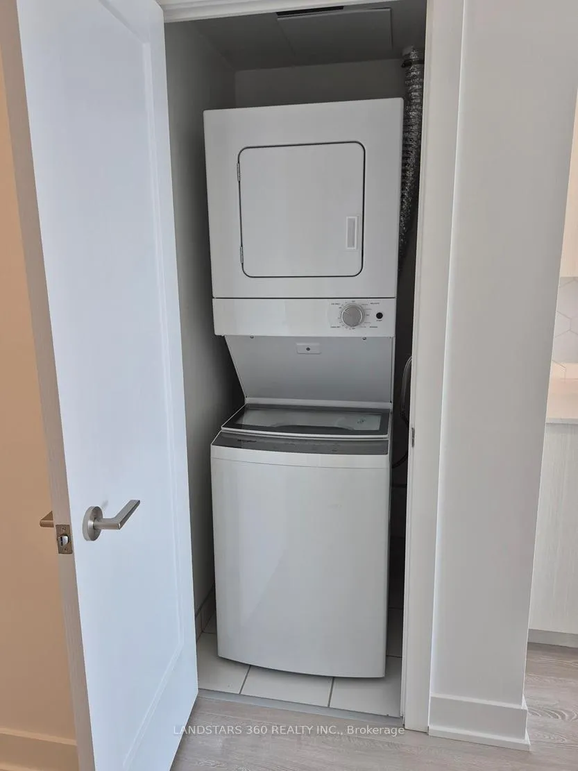 Photo 8 of Unit 619, 2545 Simcoe Street N, Oshawa, Windfields — HOMEH