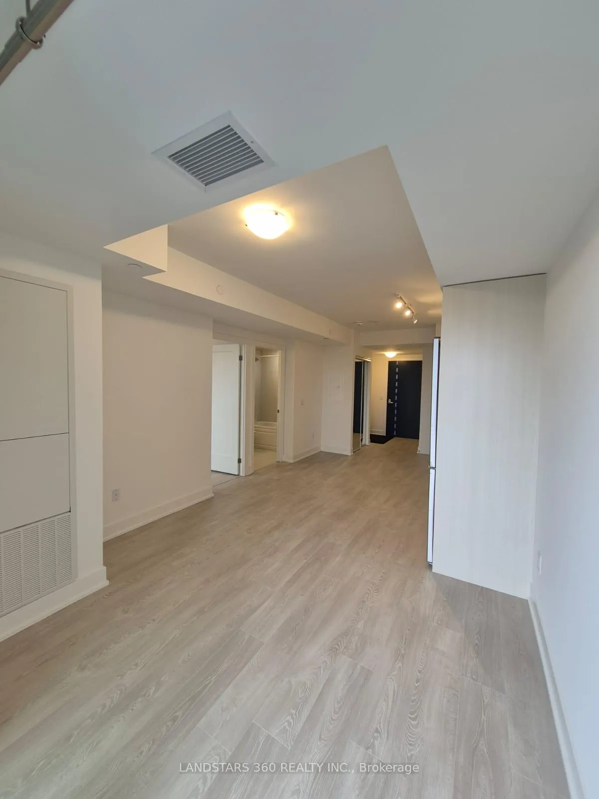 Photo 14 of Unit 619, 2545 Simcoe Street N, Oshawa, Windfields — HOMEH