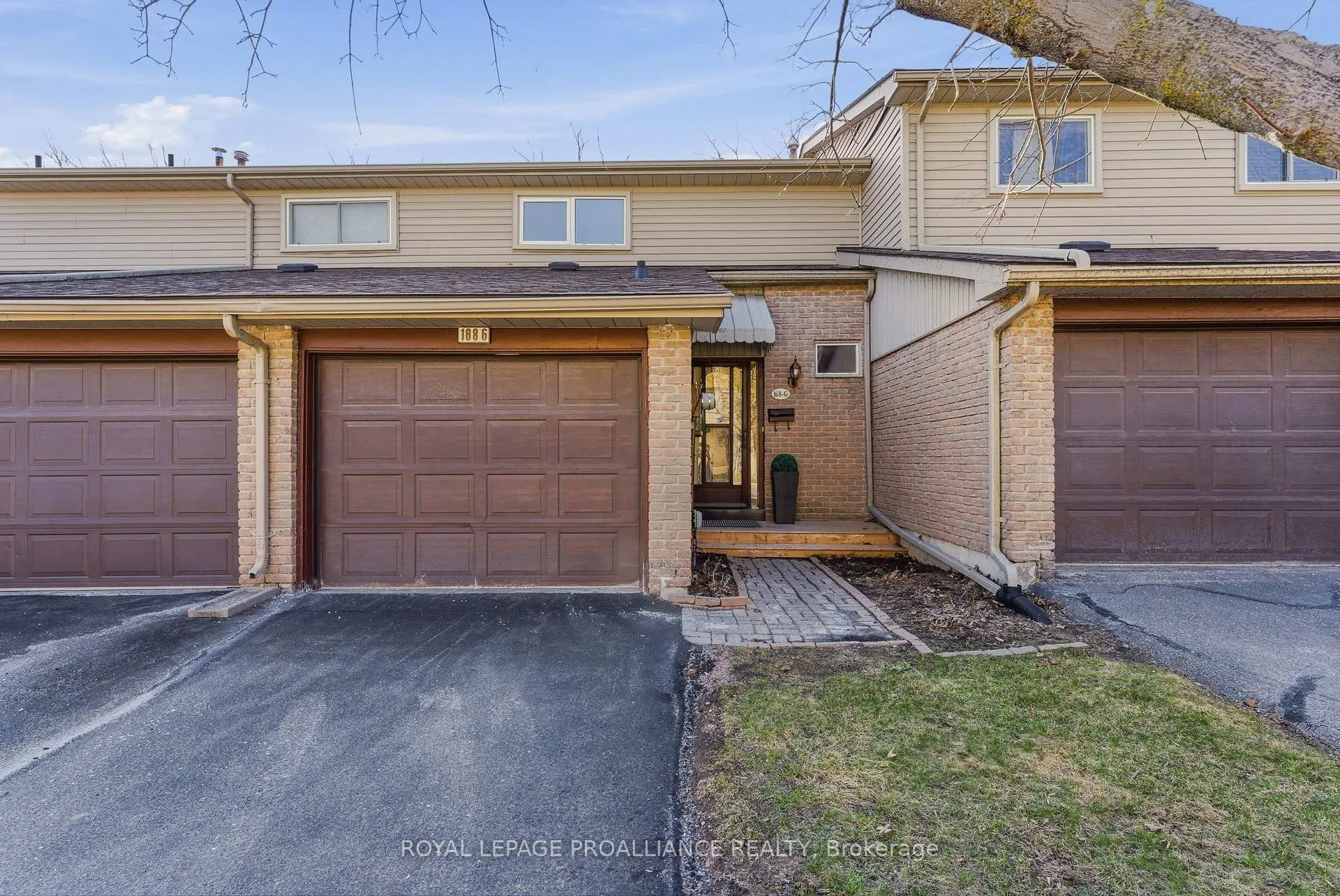Photo 1 of Unit G, 168G Singleton Drive, Belleville, Belleville Ward — HOMEH