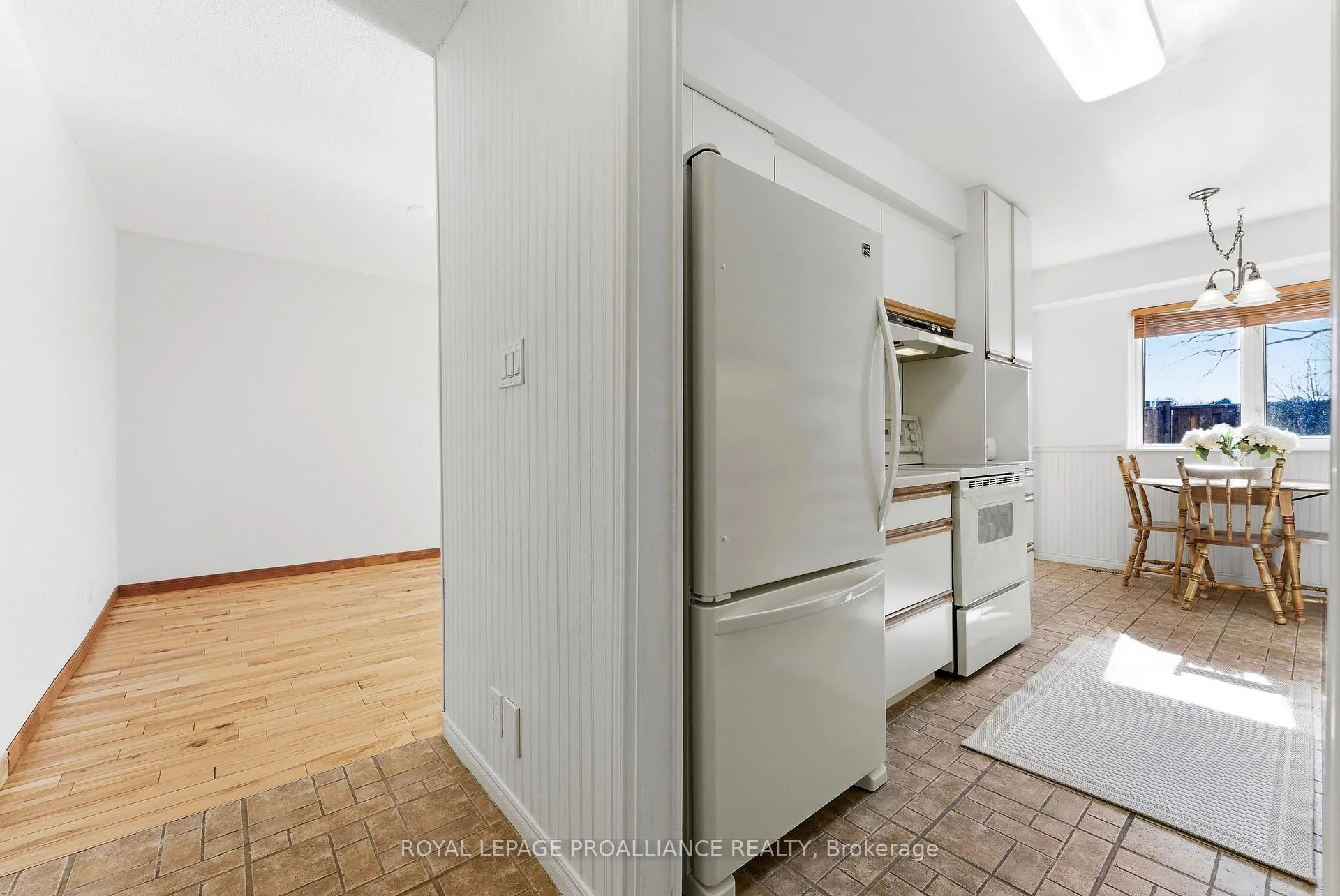 Photo 5 of Unit G, 168G Singleton Drive, Belleville, Belleville Ward — HOMEH